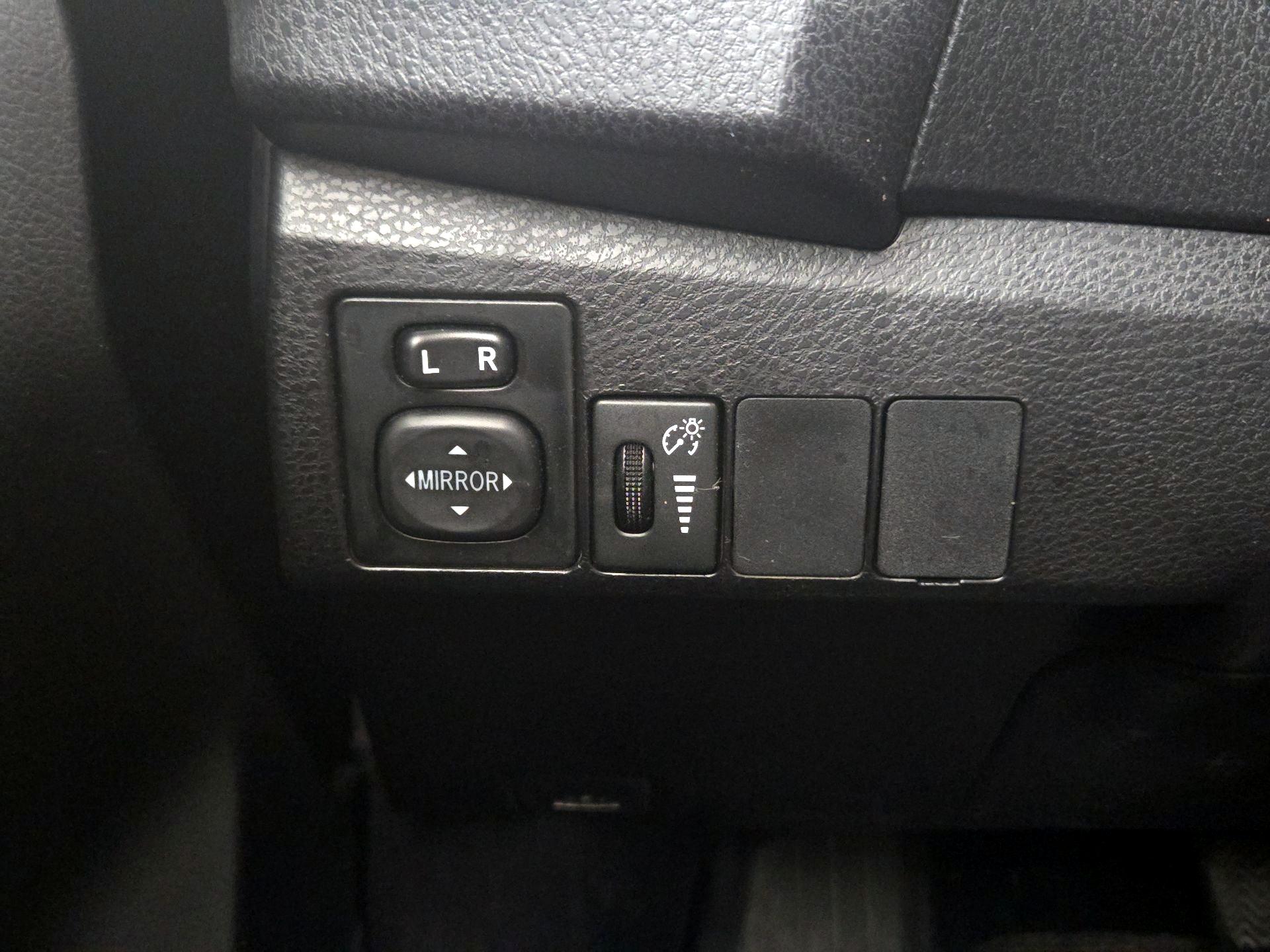 Thumbnail: 2014 Toyota Corolla - 13