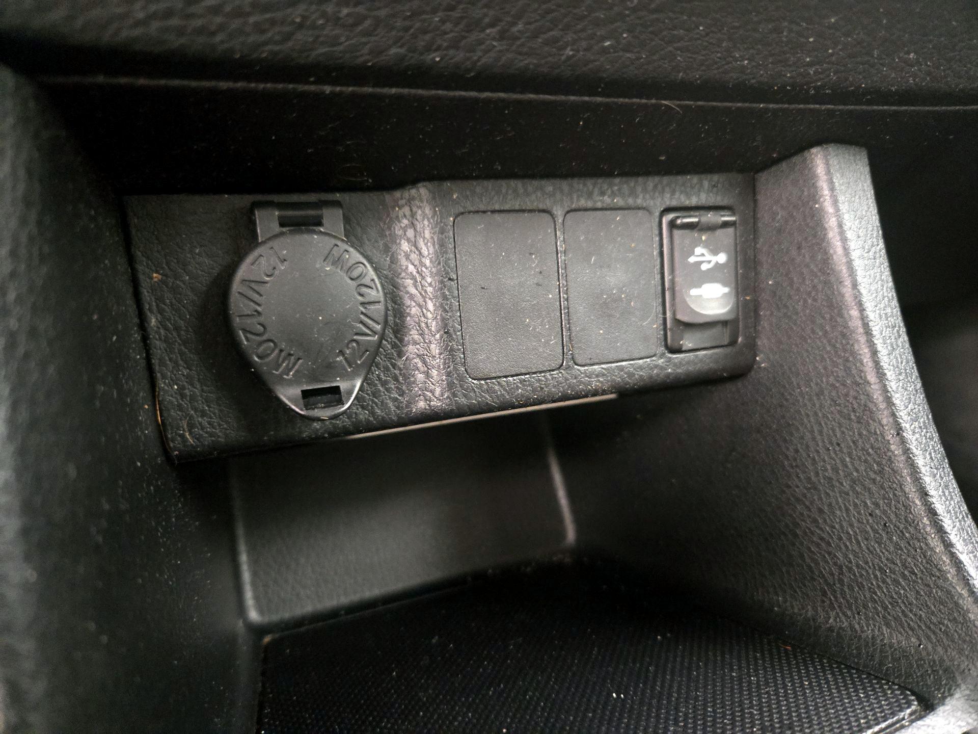 Thumbnail: 2014 Toyota Corolla - 18