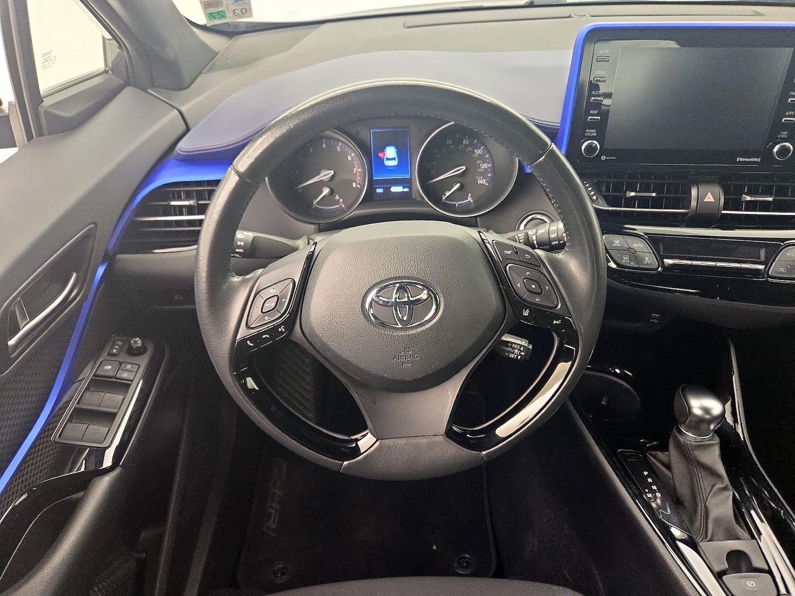 2022 Toyota C-HR XLE - Photo 11