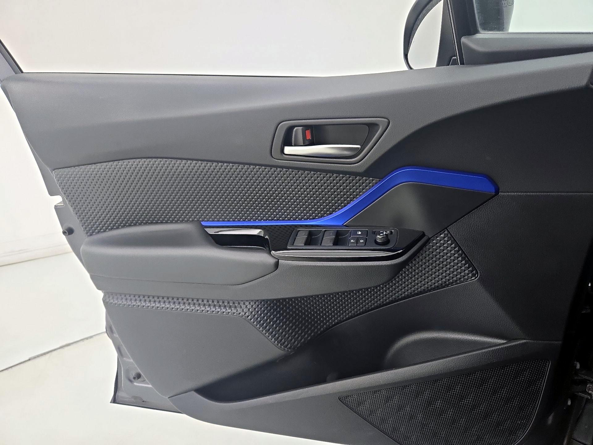 Thumbnail: 2022 Toyota C-HR - 12