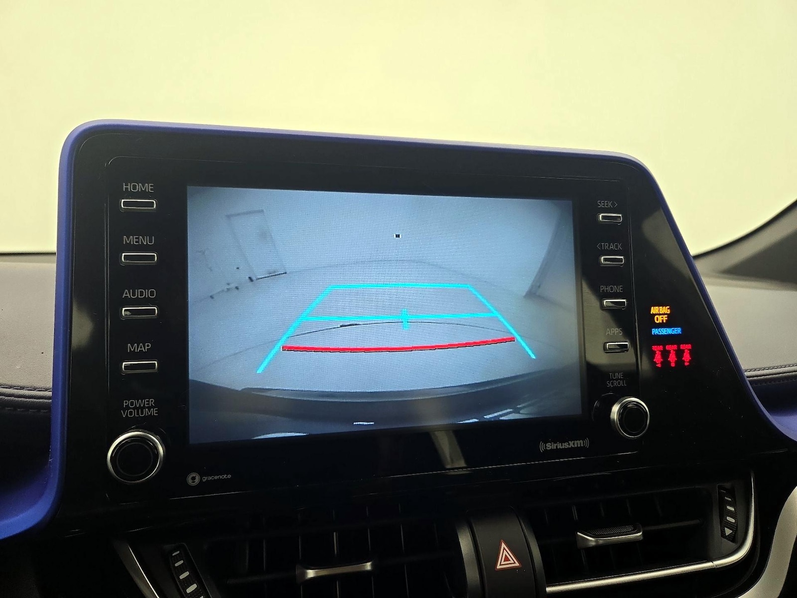 2022 Toyota C-HR XLE - Photo 15