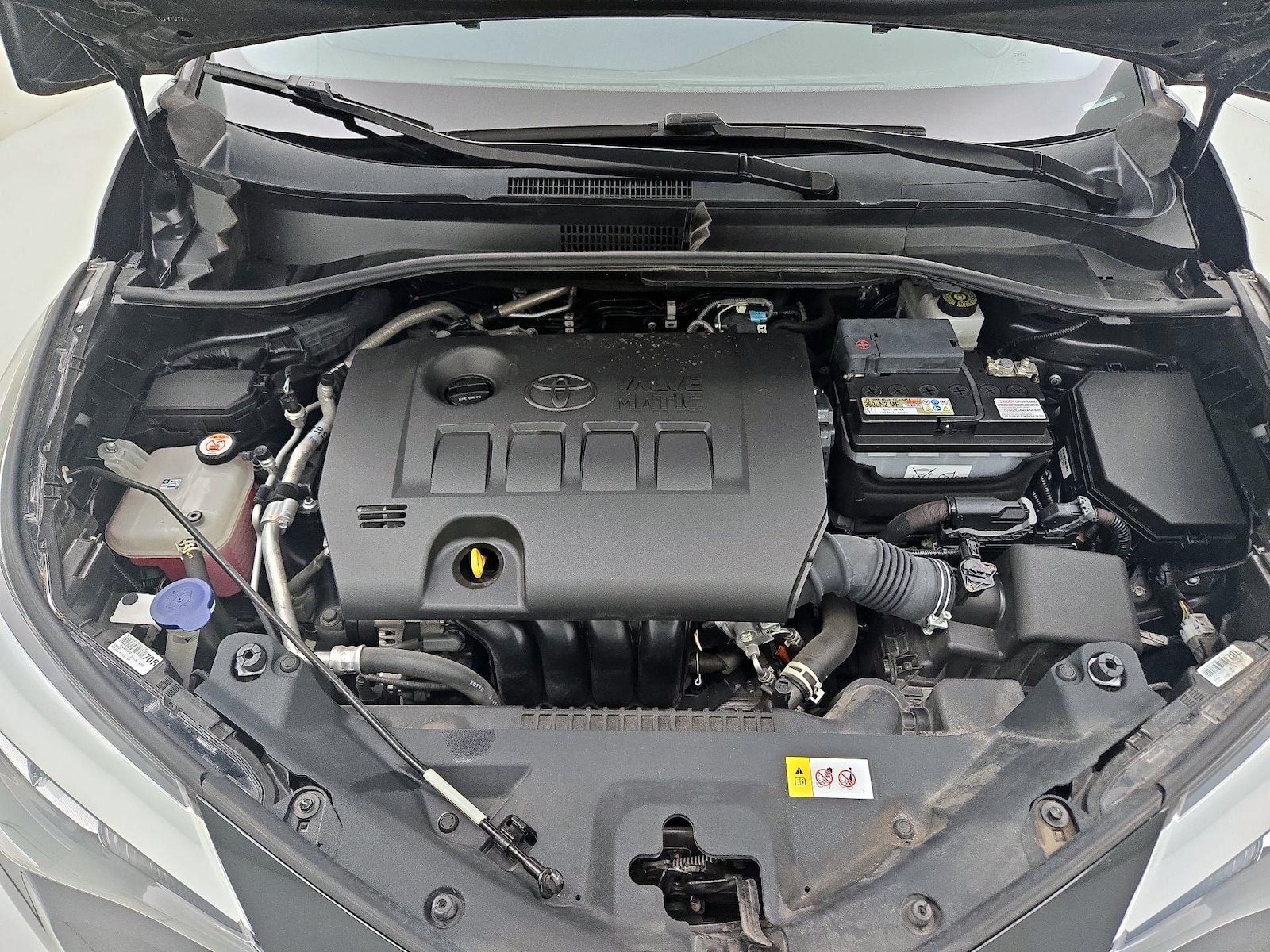 2022 Toyota C-HR XLE - Photo 22