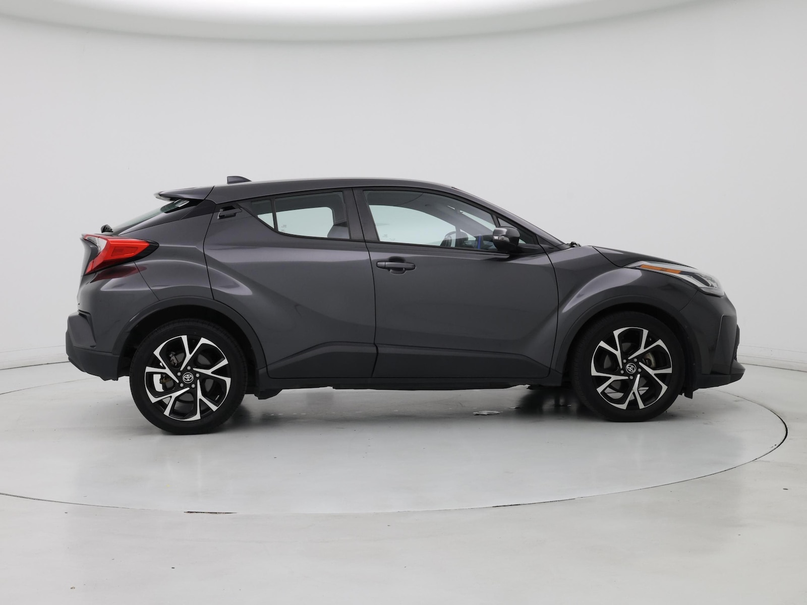 2022 Toyota C-HR XLE - Photo 8