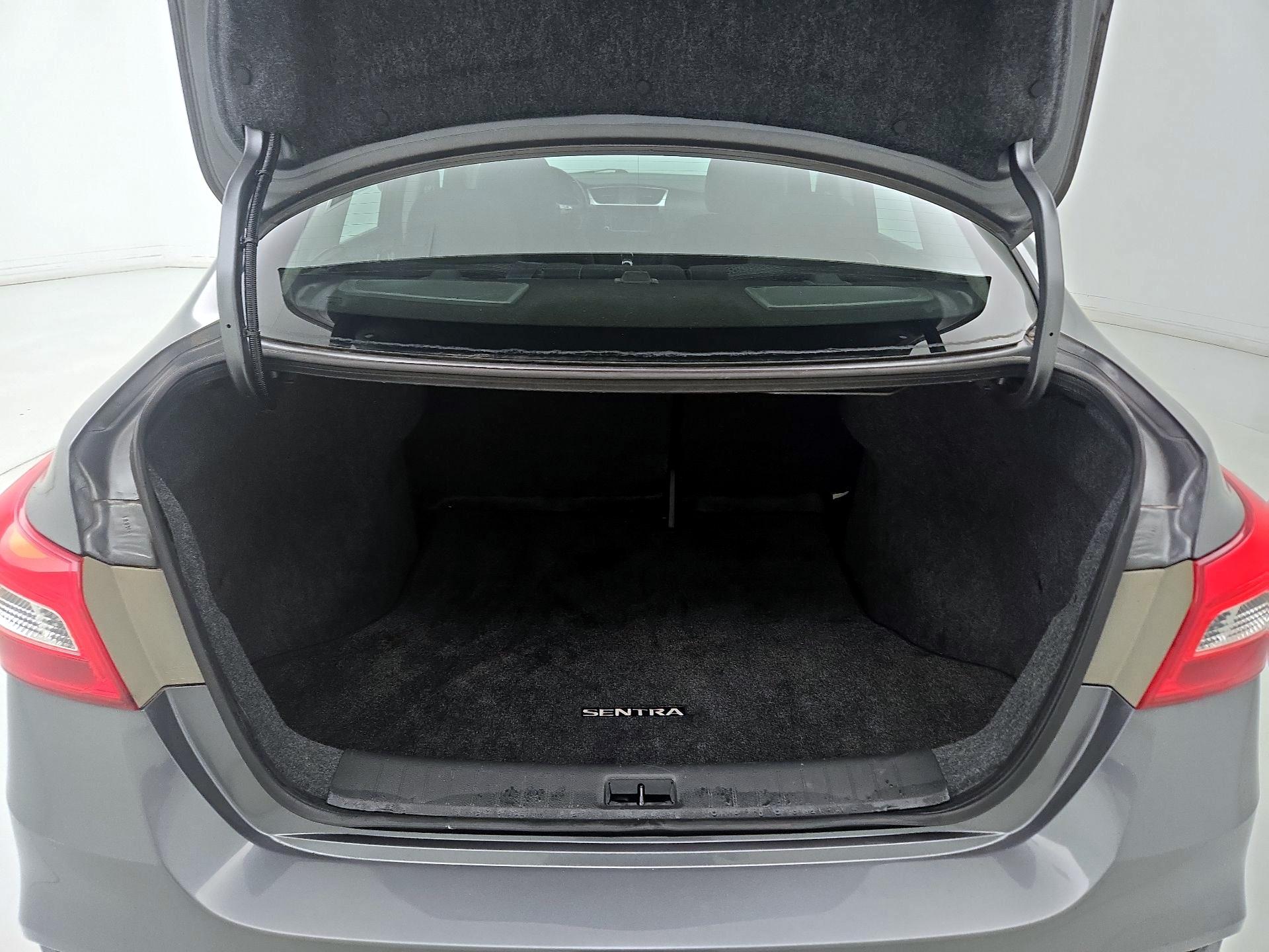 Thumbnail: 2019 Nissan Sentra - 20