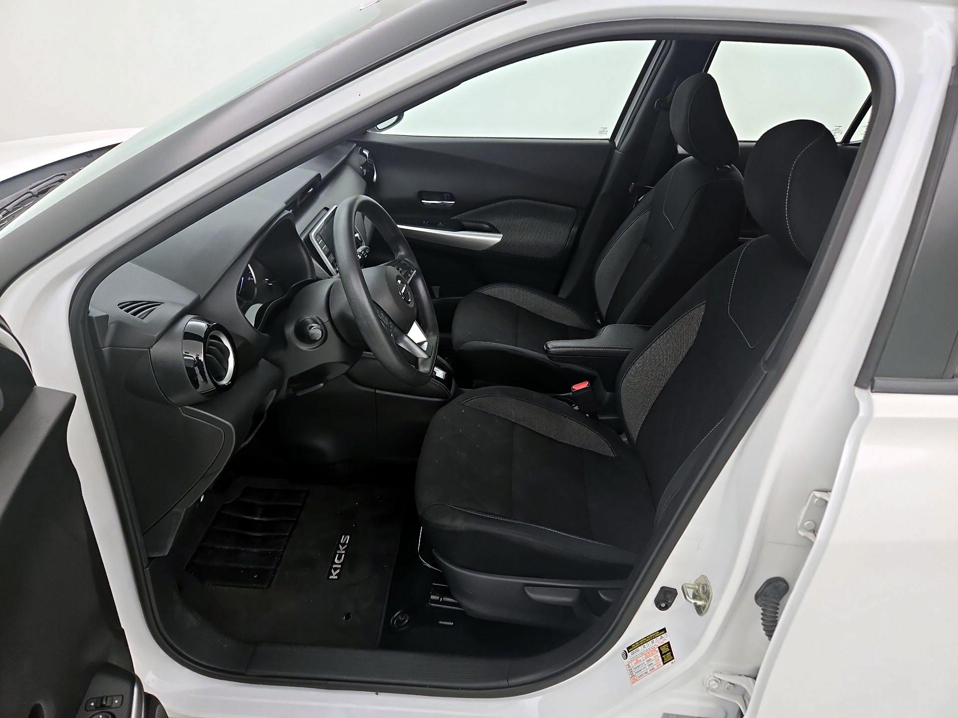 Thumbnail: 2020 Nissan Kicks - 11