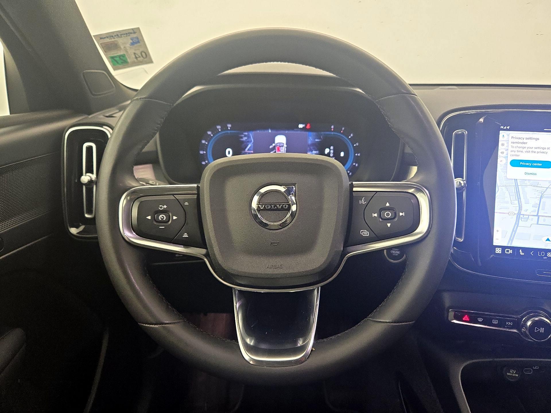 Thumbnail: 2024 Volvo XC40 - 10