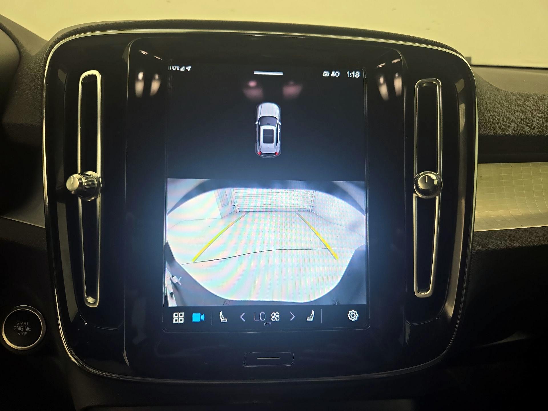 Thumbnail: 2024 Volvo XC40 - 15