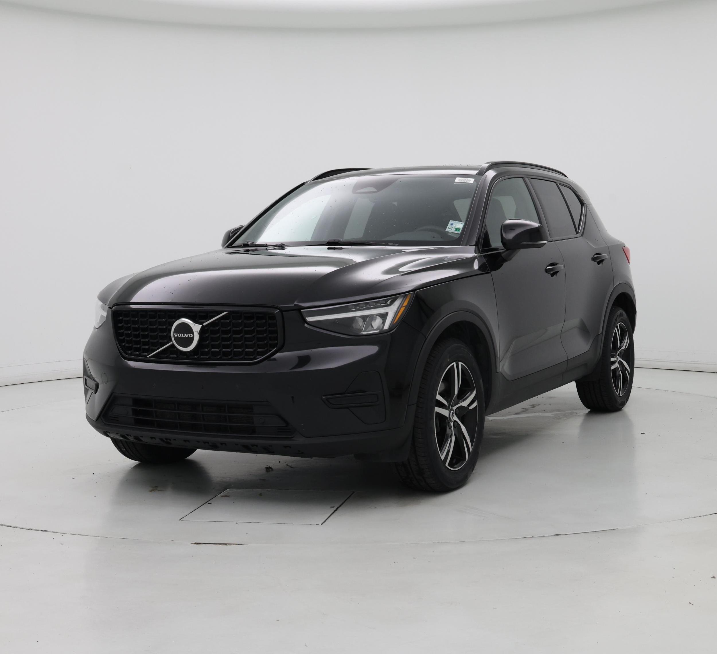 Thumbnail: 2024 Volvo XC40 - 4