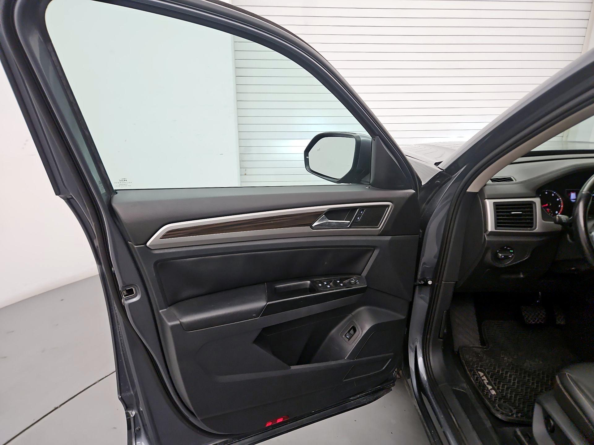 Thumbnail: 2021 Volkswagen Atlas - 12