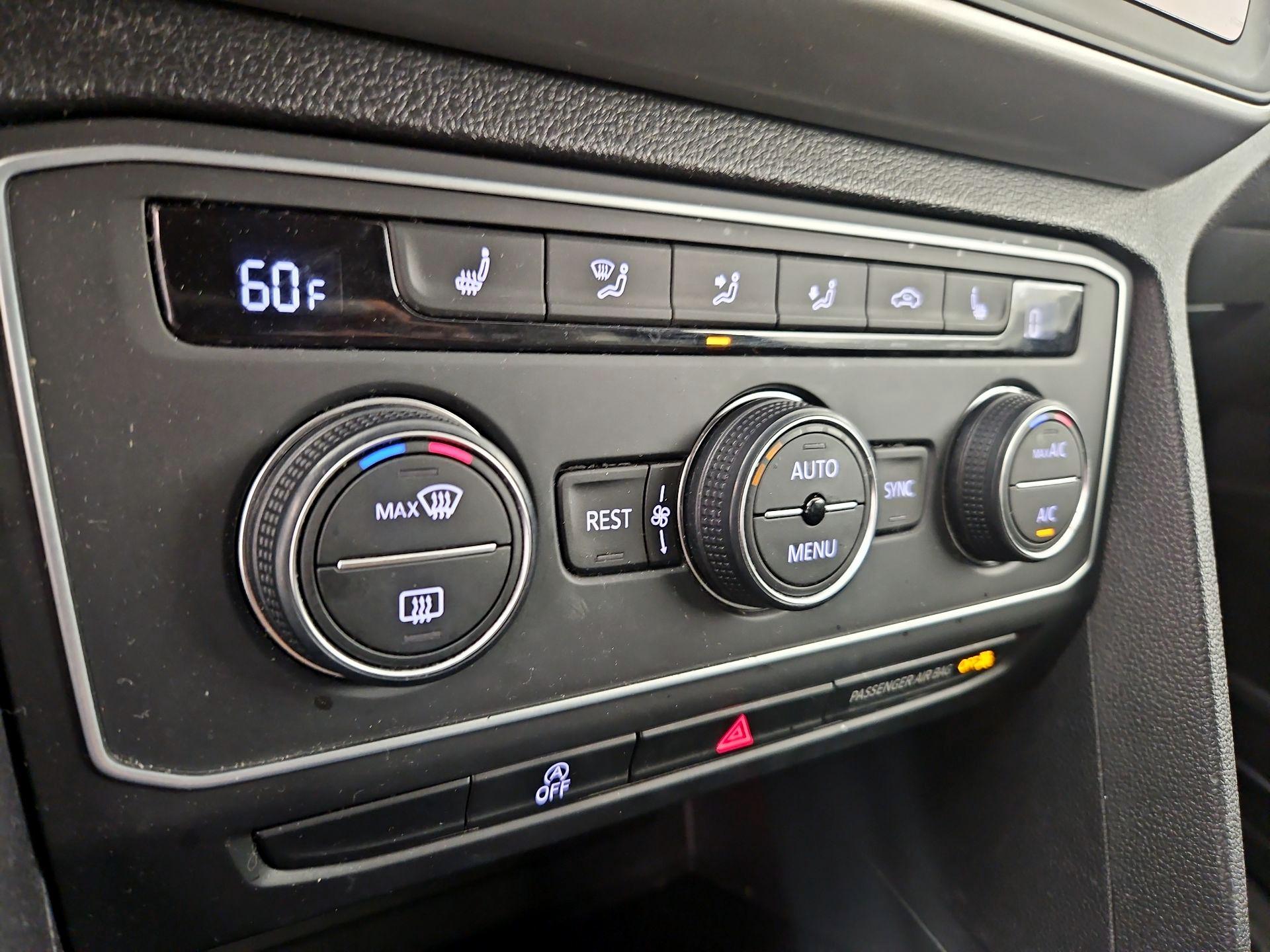 Thumbnail: 2021 Volkswagen Atlas - 15