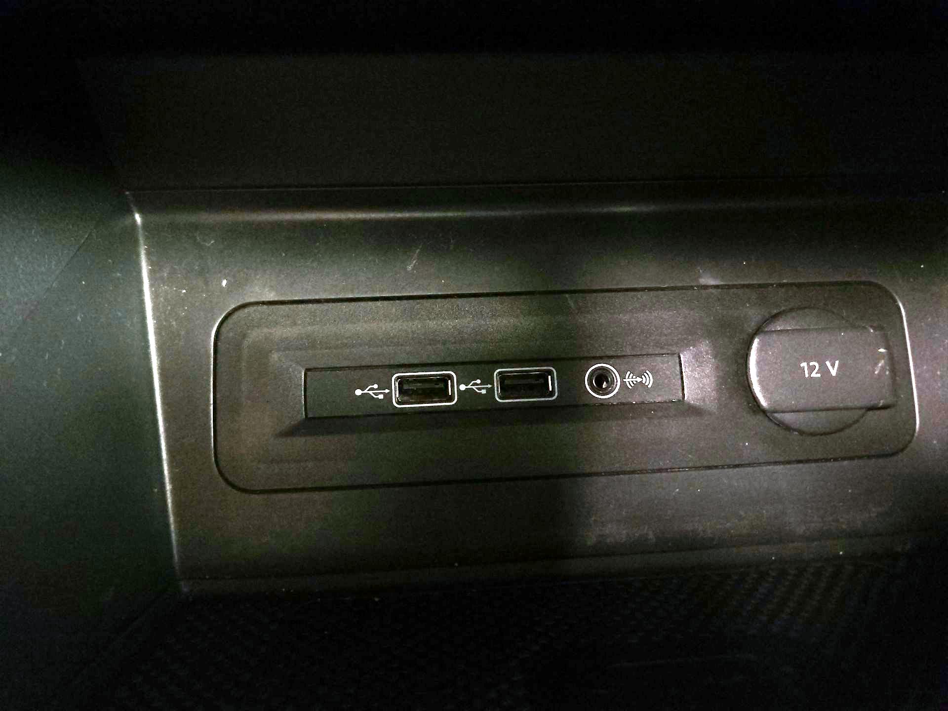 Thumbnail: 2021 Volkswagen Atlas - 17