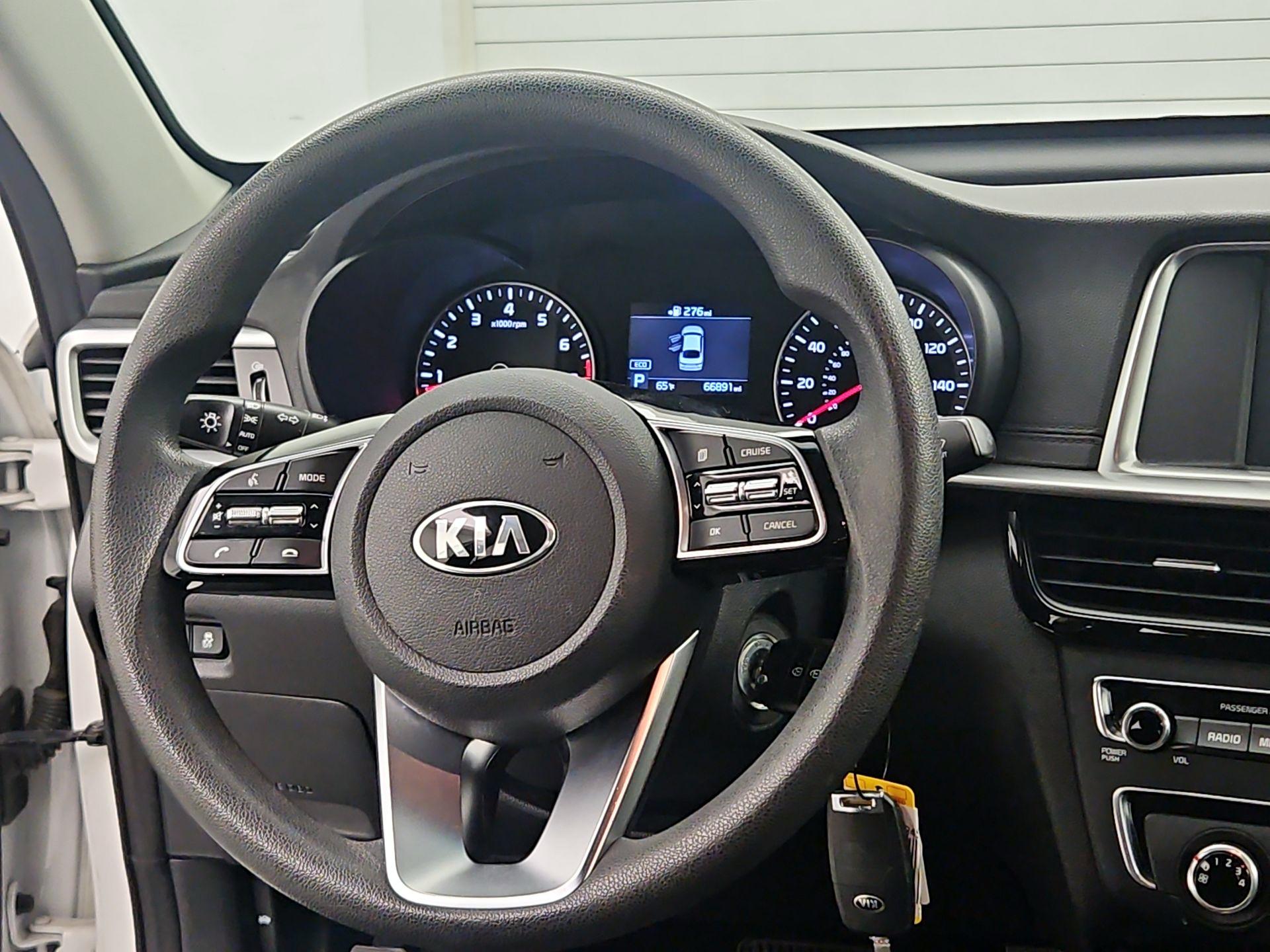 Thumbnail: 2019 Kia Optima - 10