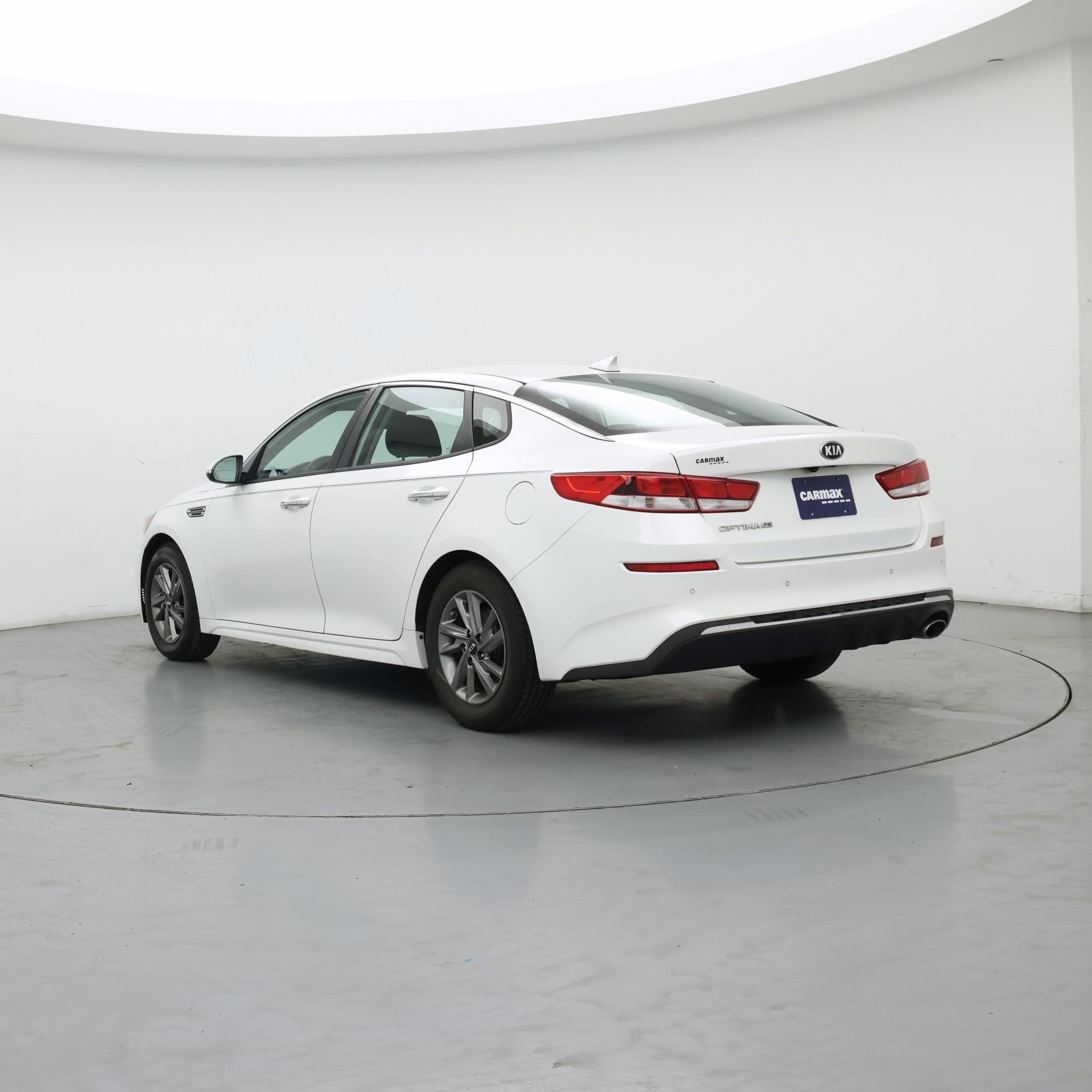 Thumbnail: 2019 Kia Optima - 2