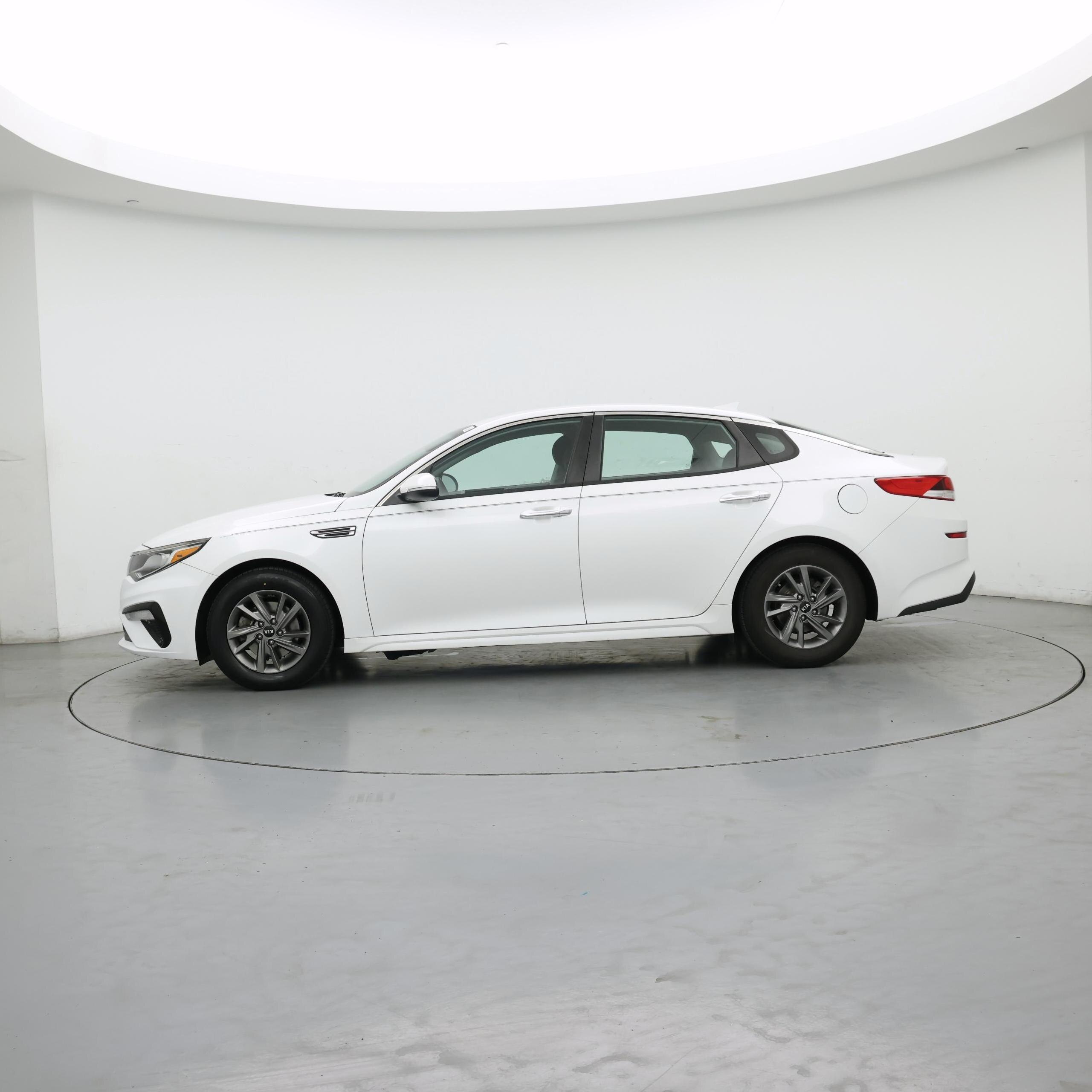 Thumbnail: 2019 Kia Optima - 3