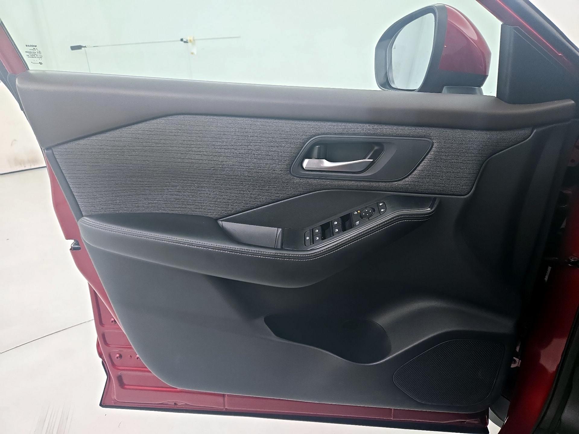 Thumbnail: 2022 Nissan Rogue - 12