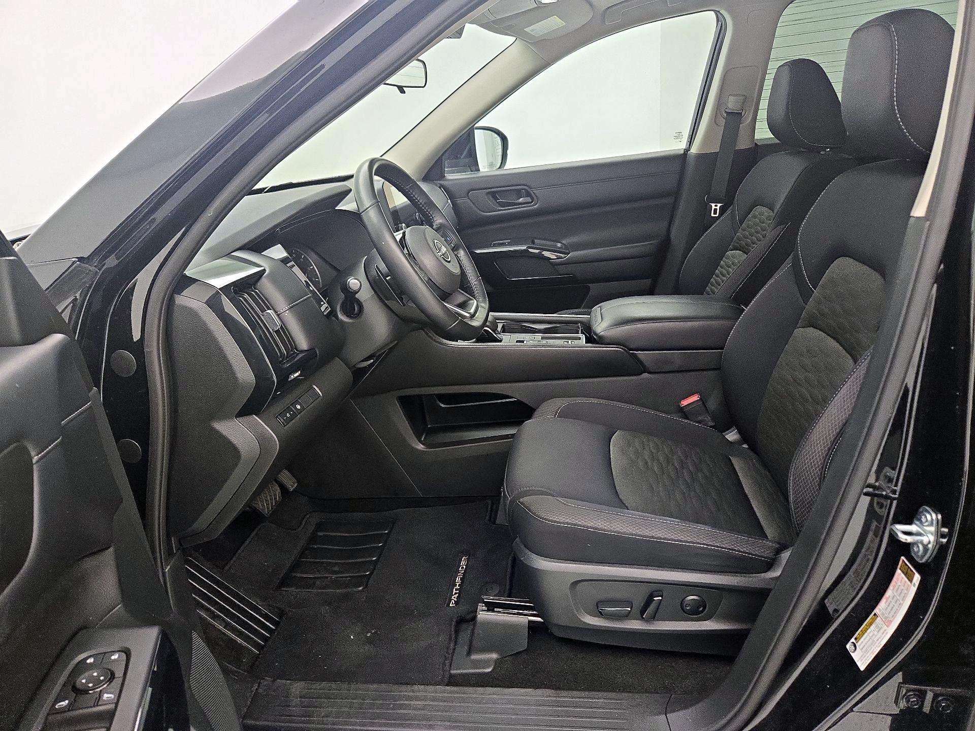 Thumbnail: 2023 Nissan Pathfinder - 11