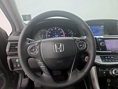 Steering Wheel & Instrument Cluster (On)