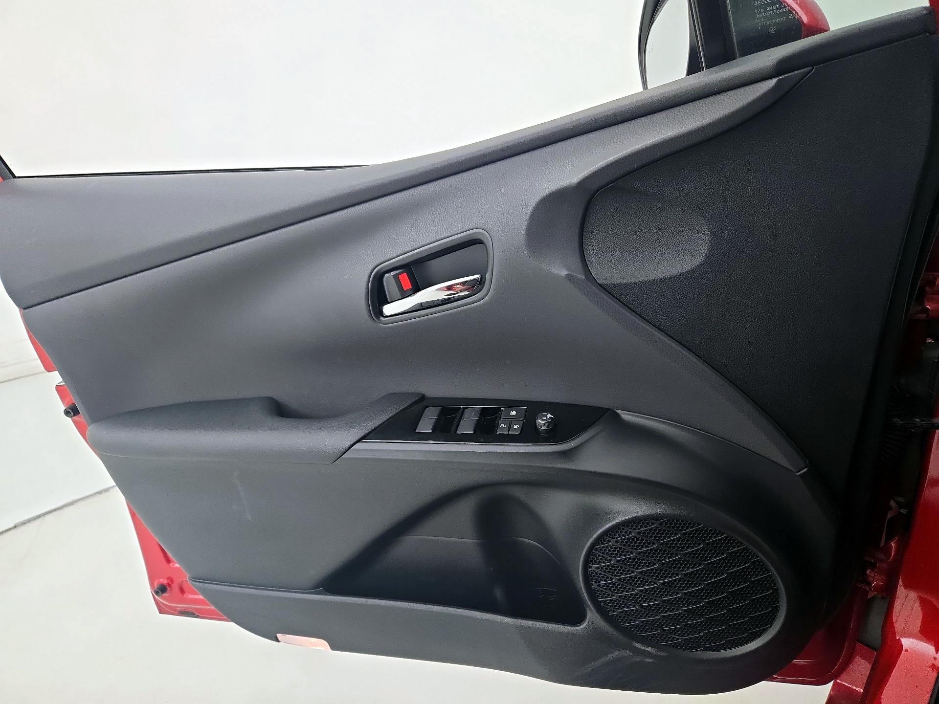 Thumbnail: 2021 Toyota Prius Prime - 12