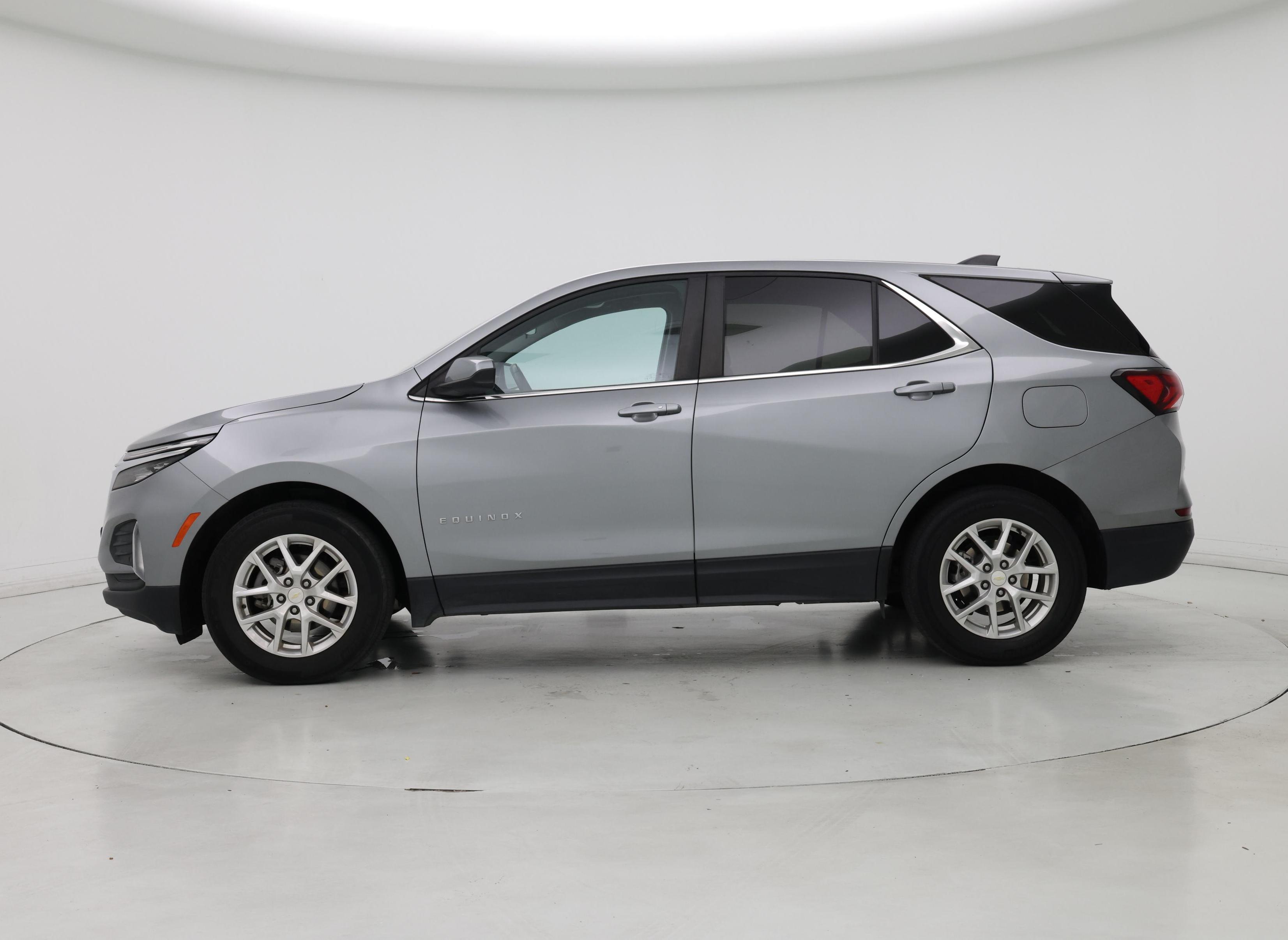Thumbnail: 2023 Chevrolet Equinox - 3