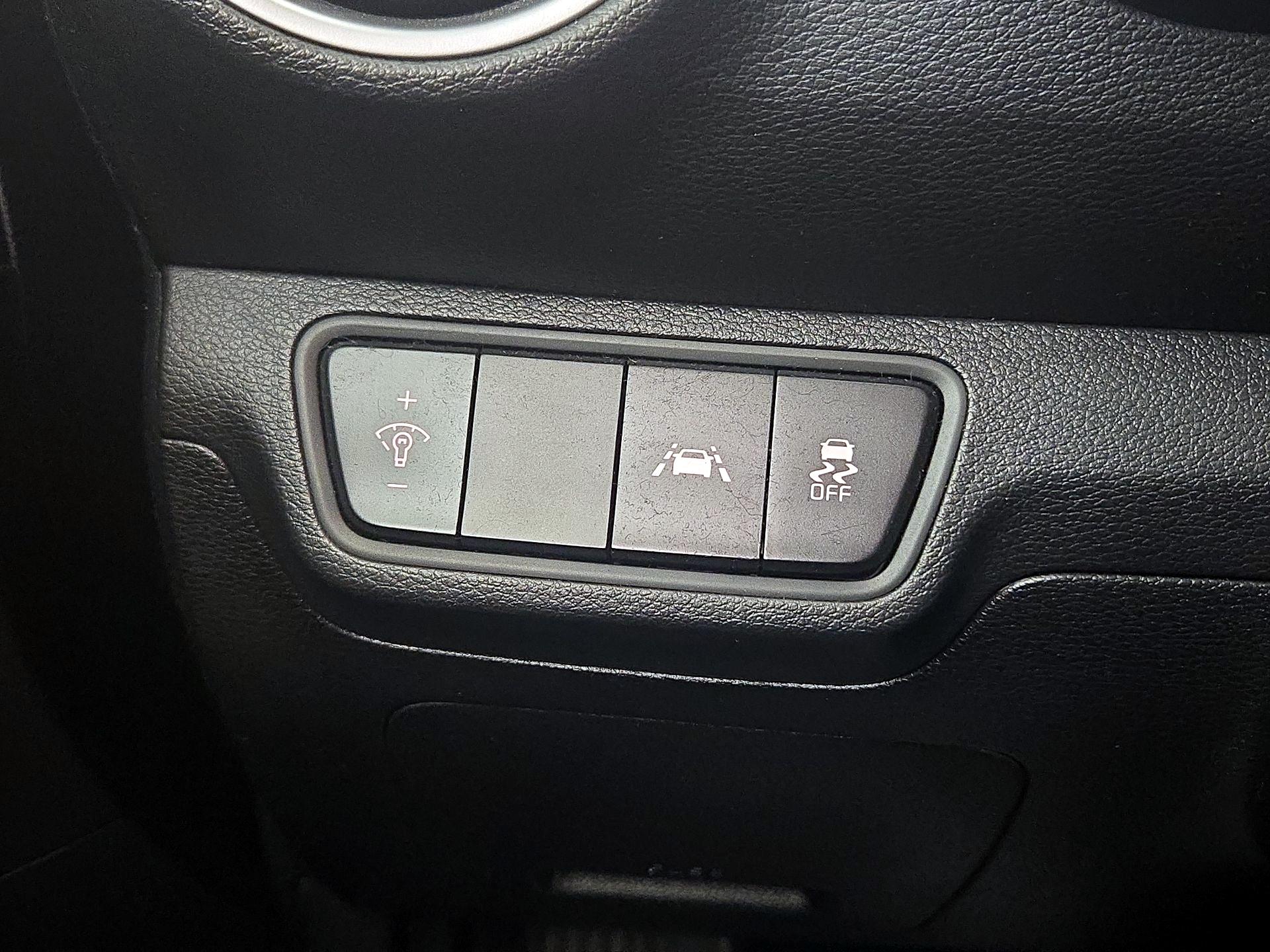 Thumbnail: 2020 Kia Forte - 13