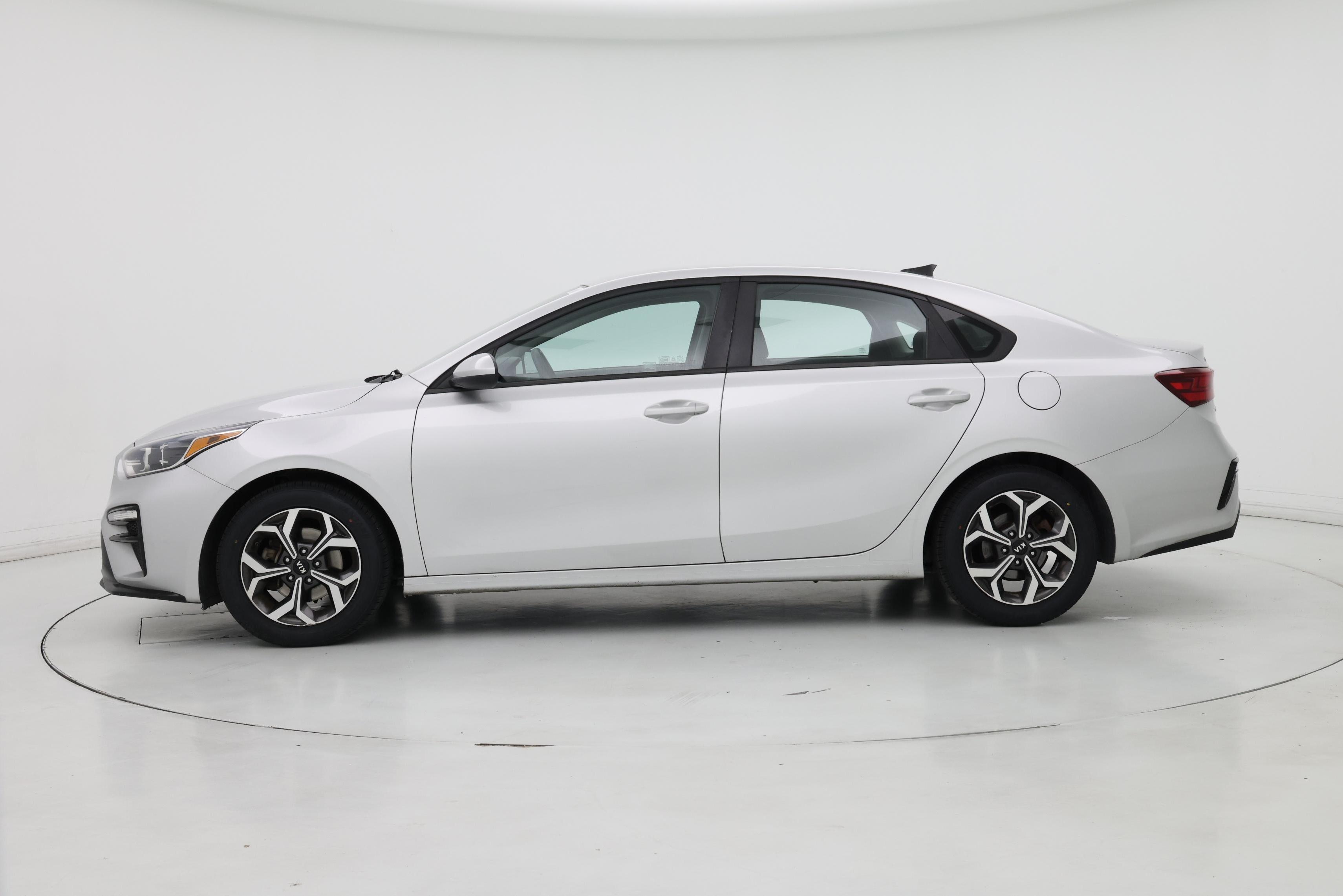 Thumbnail: 2020 Kia Forte - 3