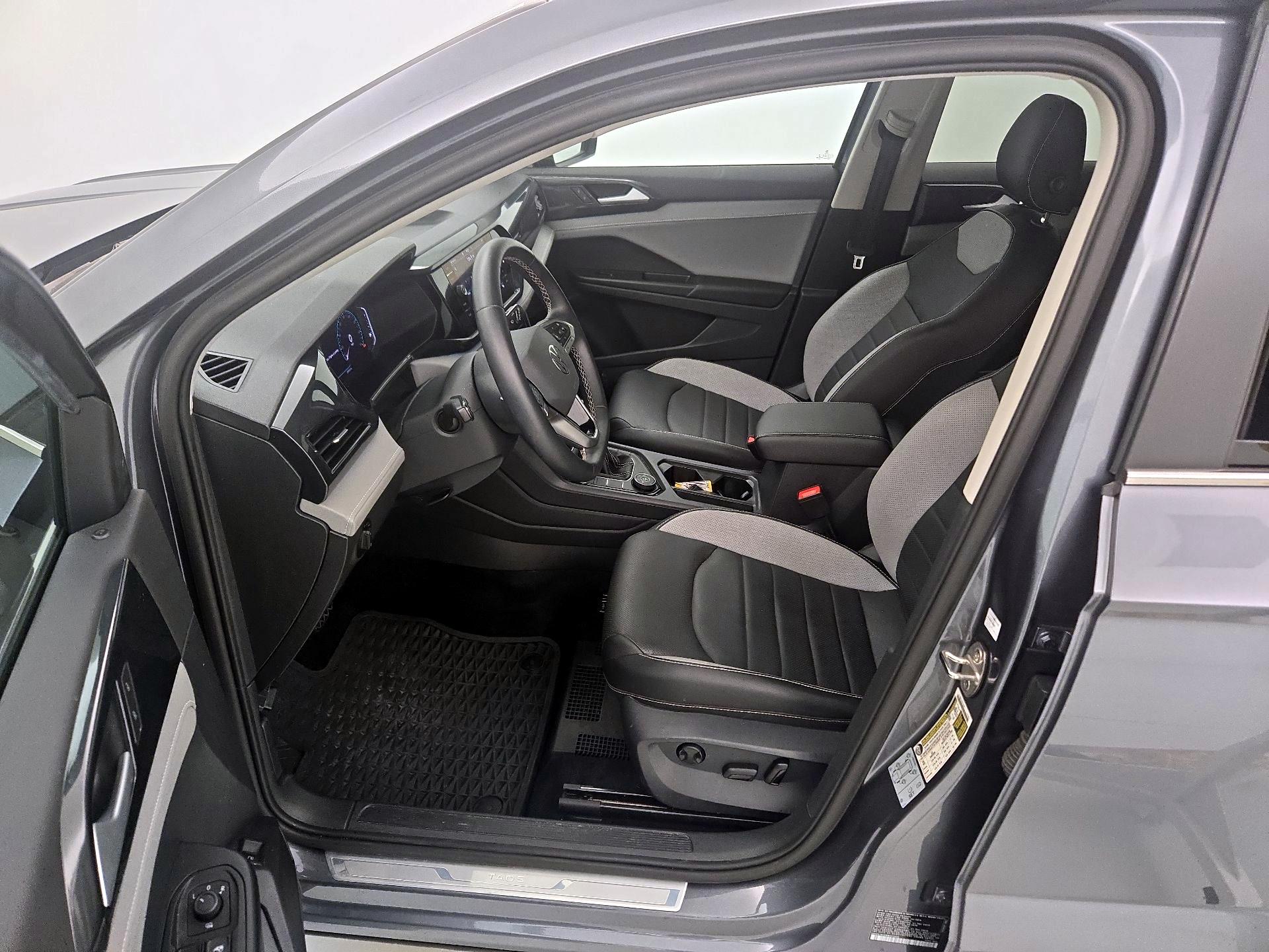 Thumbnail: 2022 Volkswagen Taos - 11