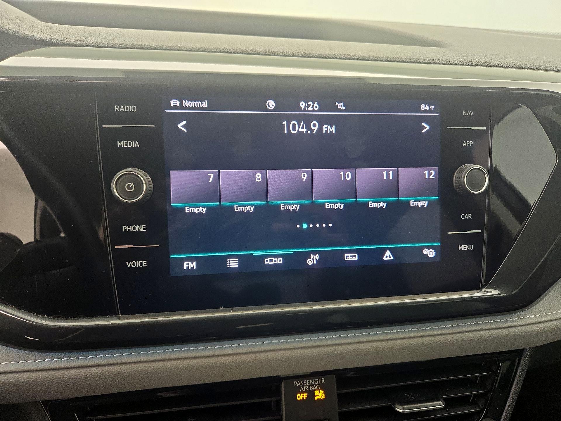 Thumbnail: 2022 Volkswagen Taos - 15