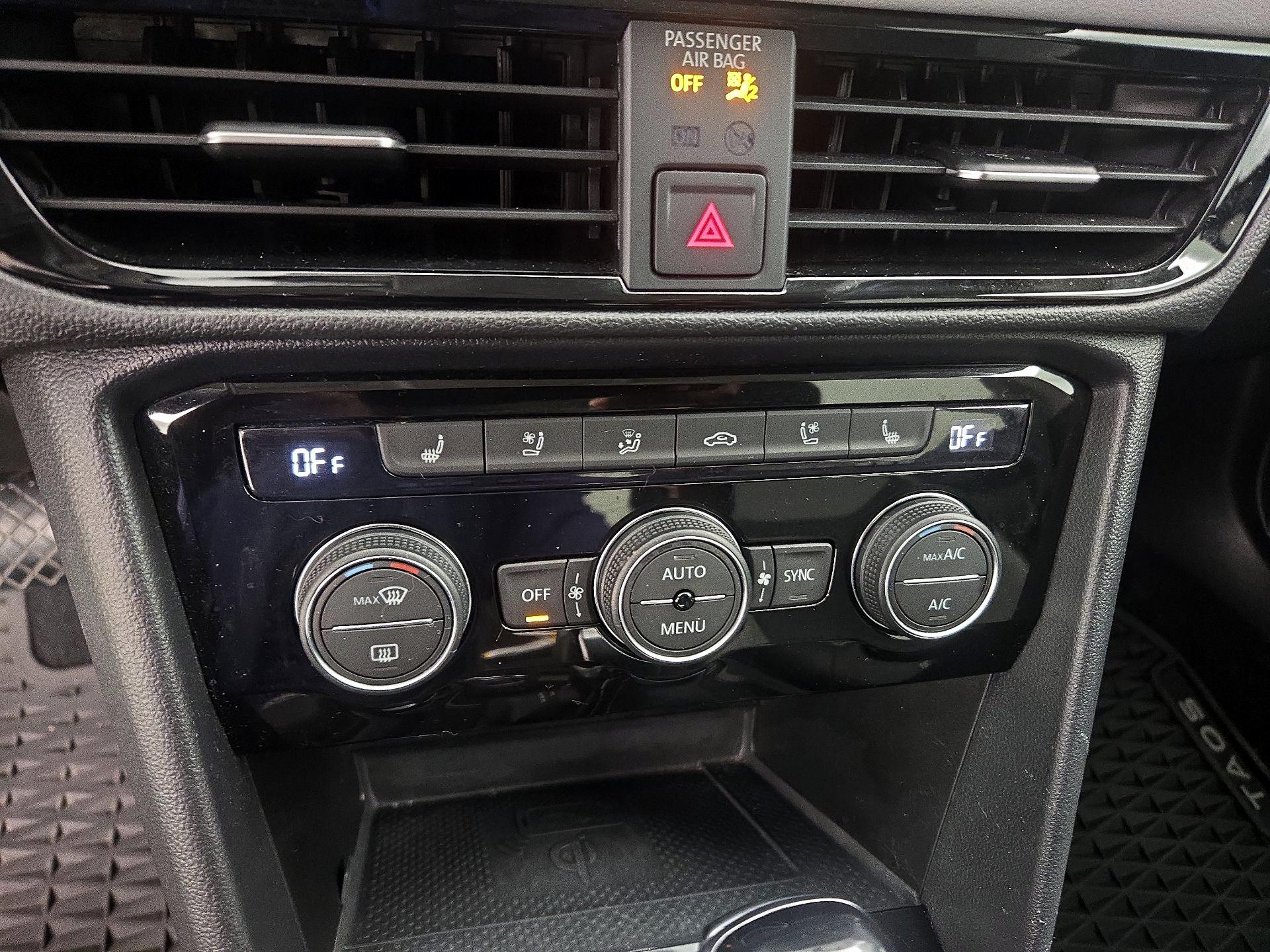 Thumbnail: 2022 Volkswagen Taos - 16