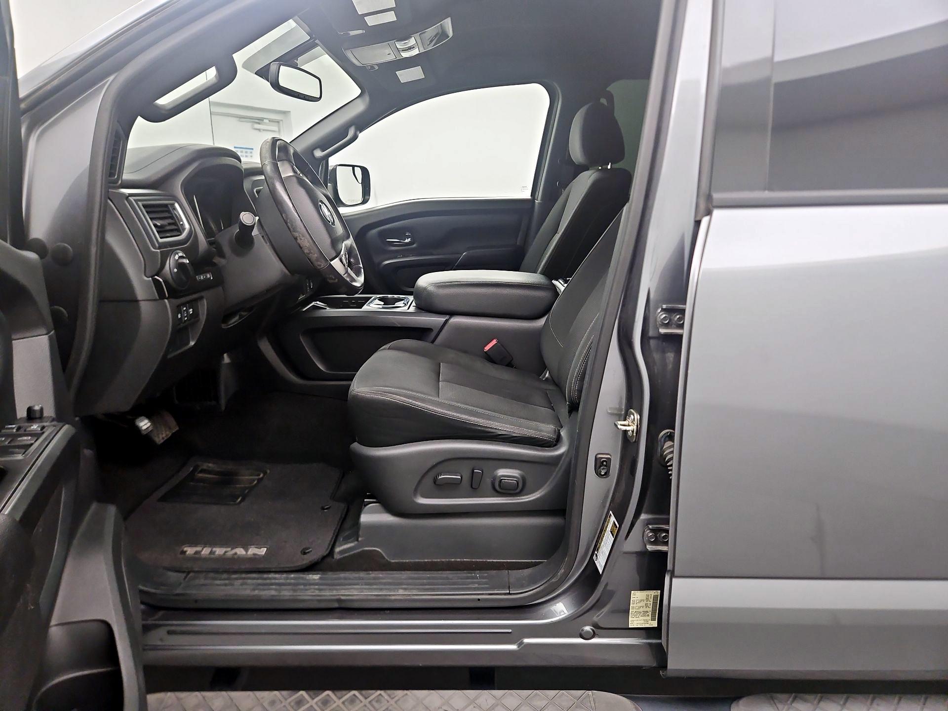 Thumbnail: 2018 Nissan Titan - 11