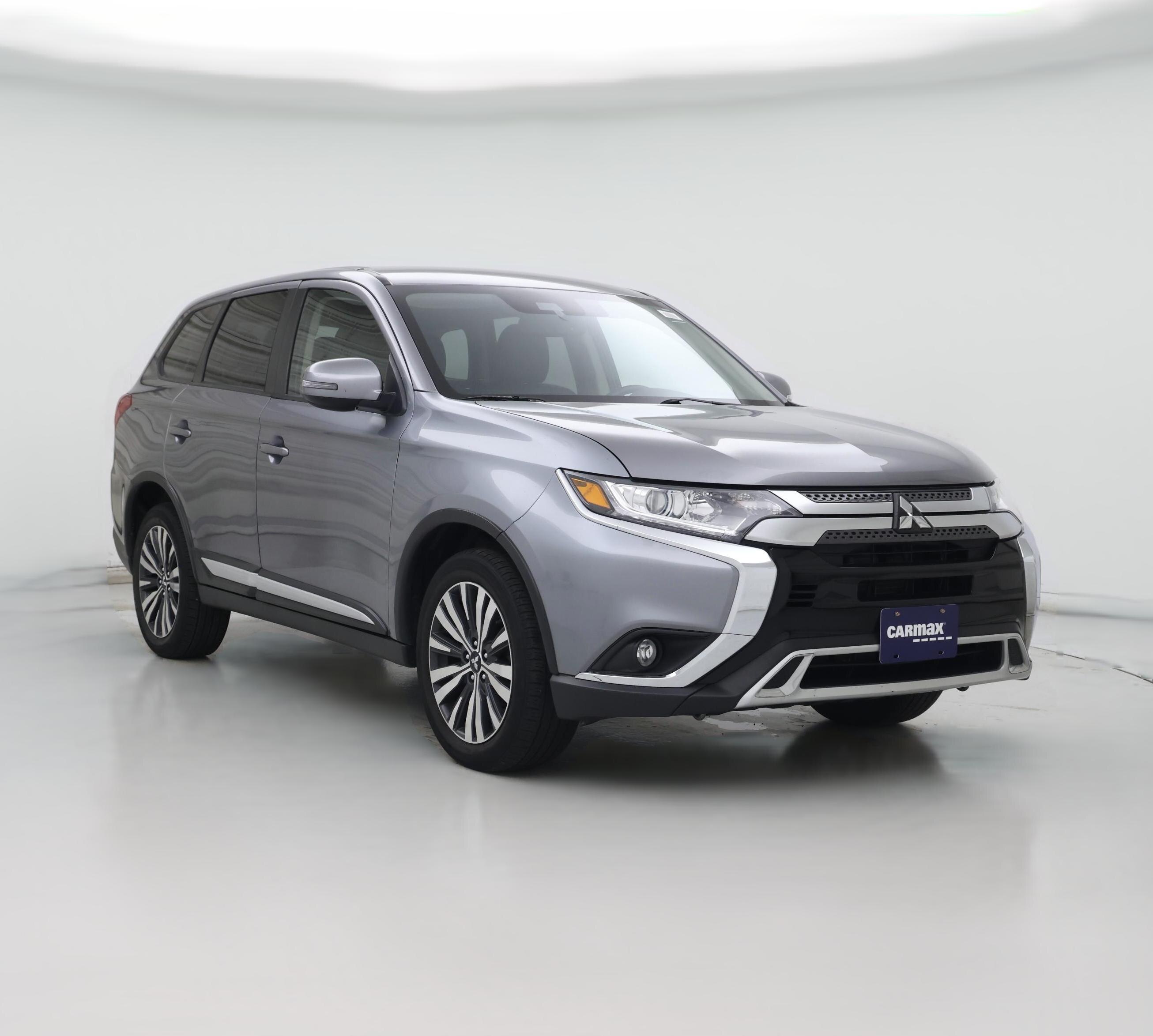 Thumbnail: 2020 Mitsubishi Outlander - 1