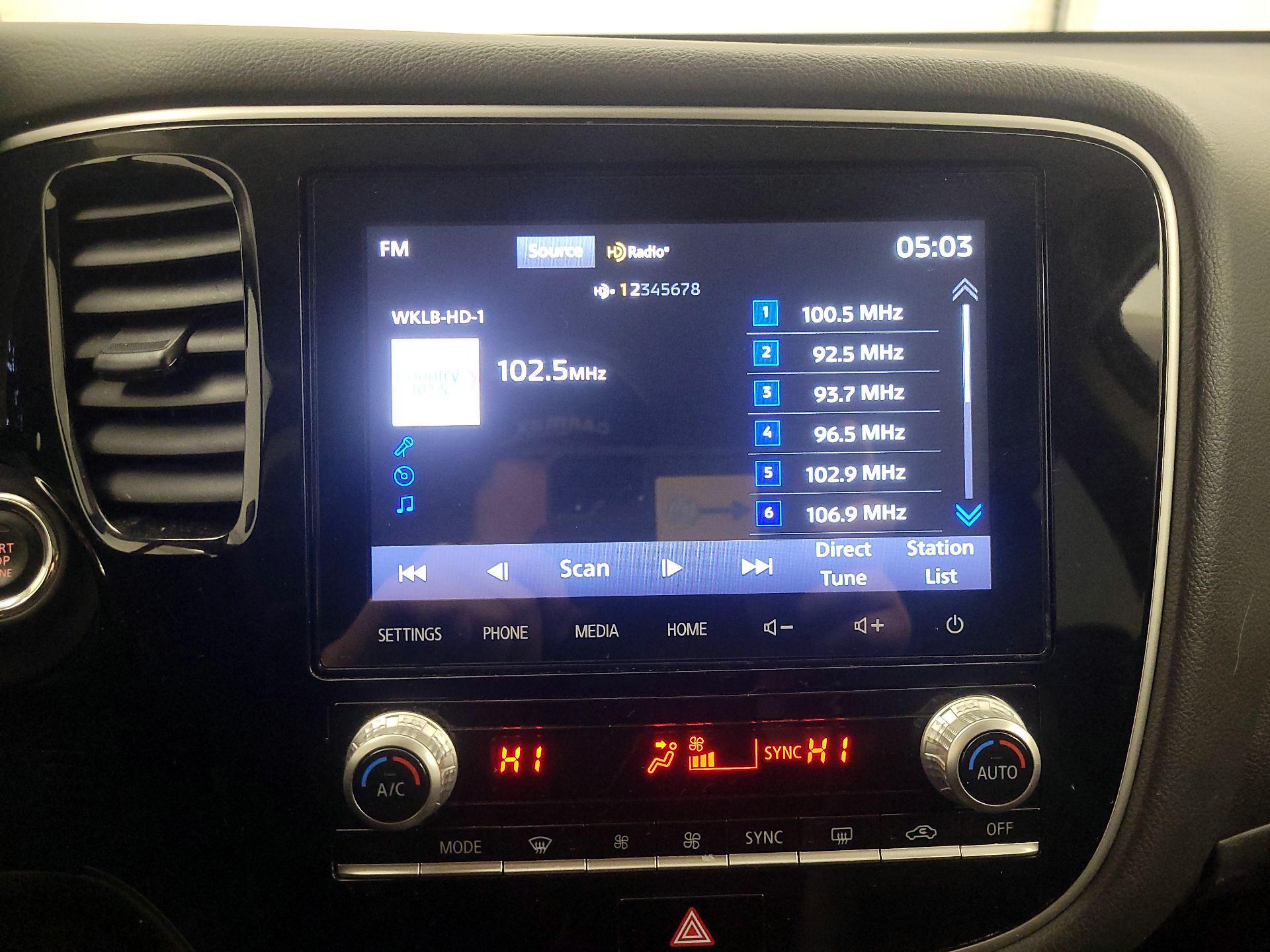 Thumbnail: 2020 Mitsubishi Outlander - 15