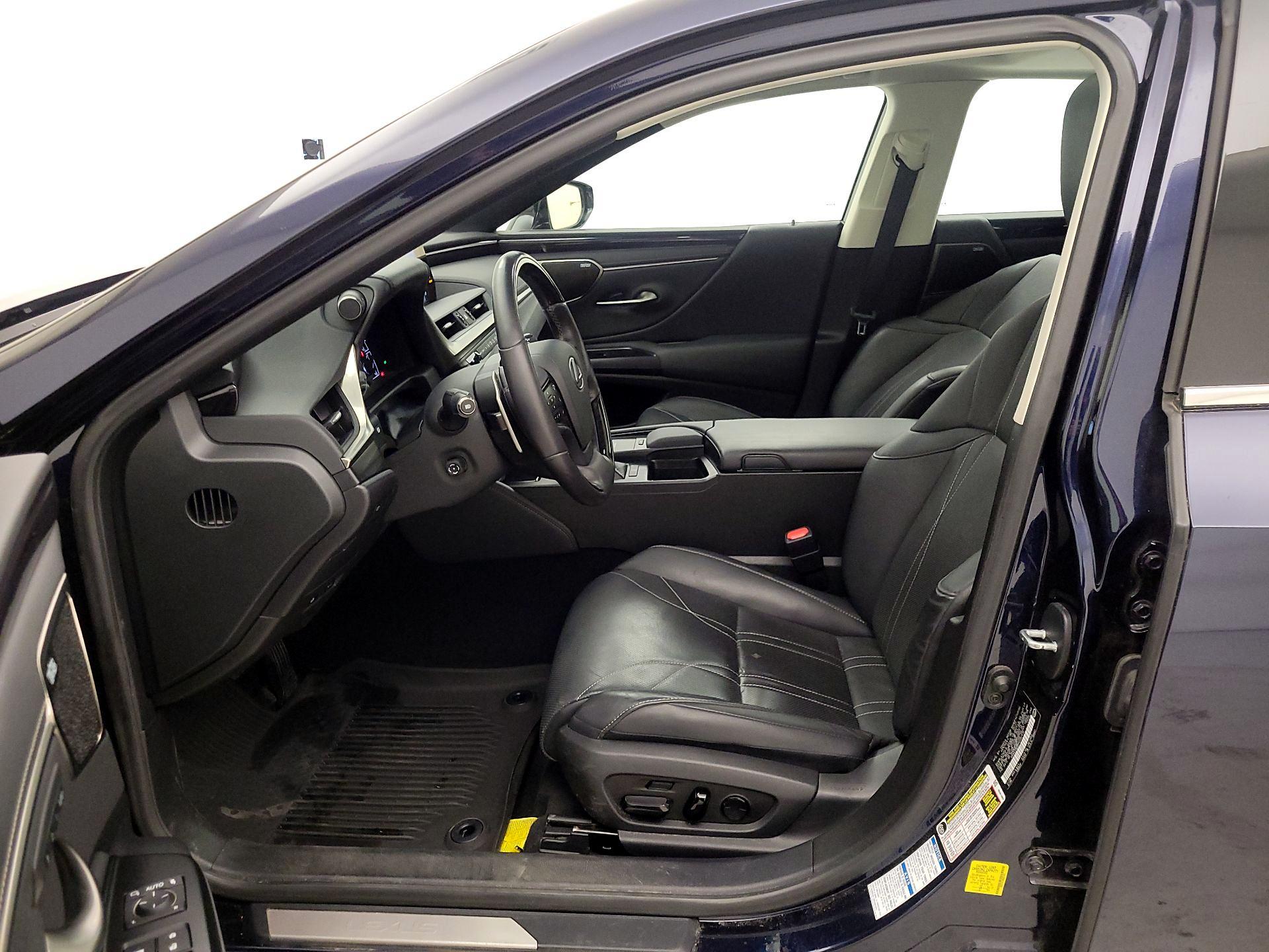 Thumbnail: 2021 Lexus ES - 11