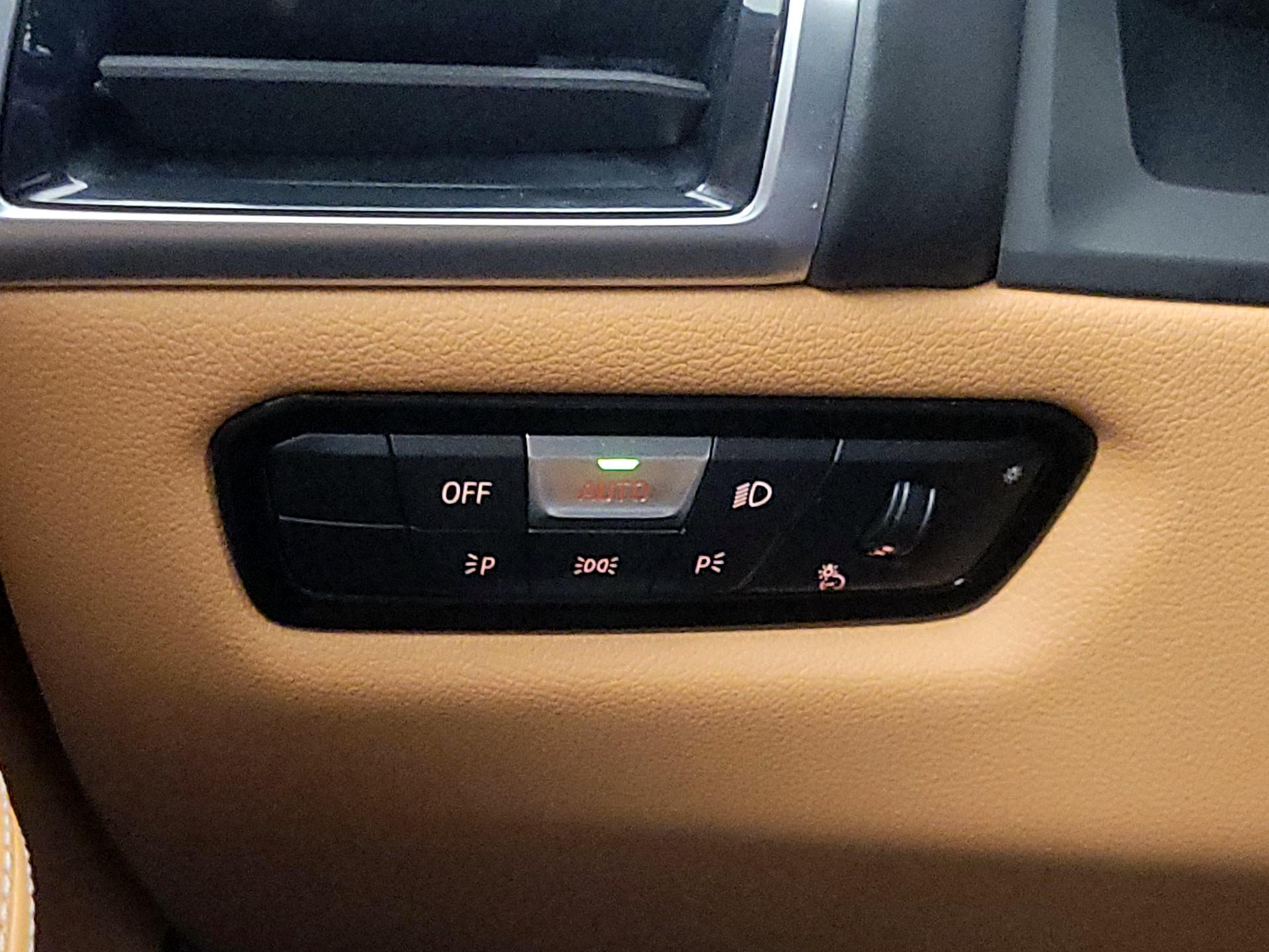 Thumbnail: 2023 BMW 8 Series - 13