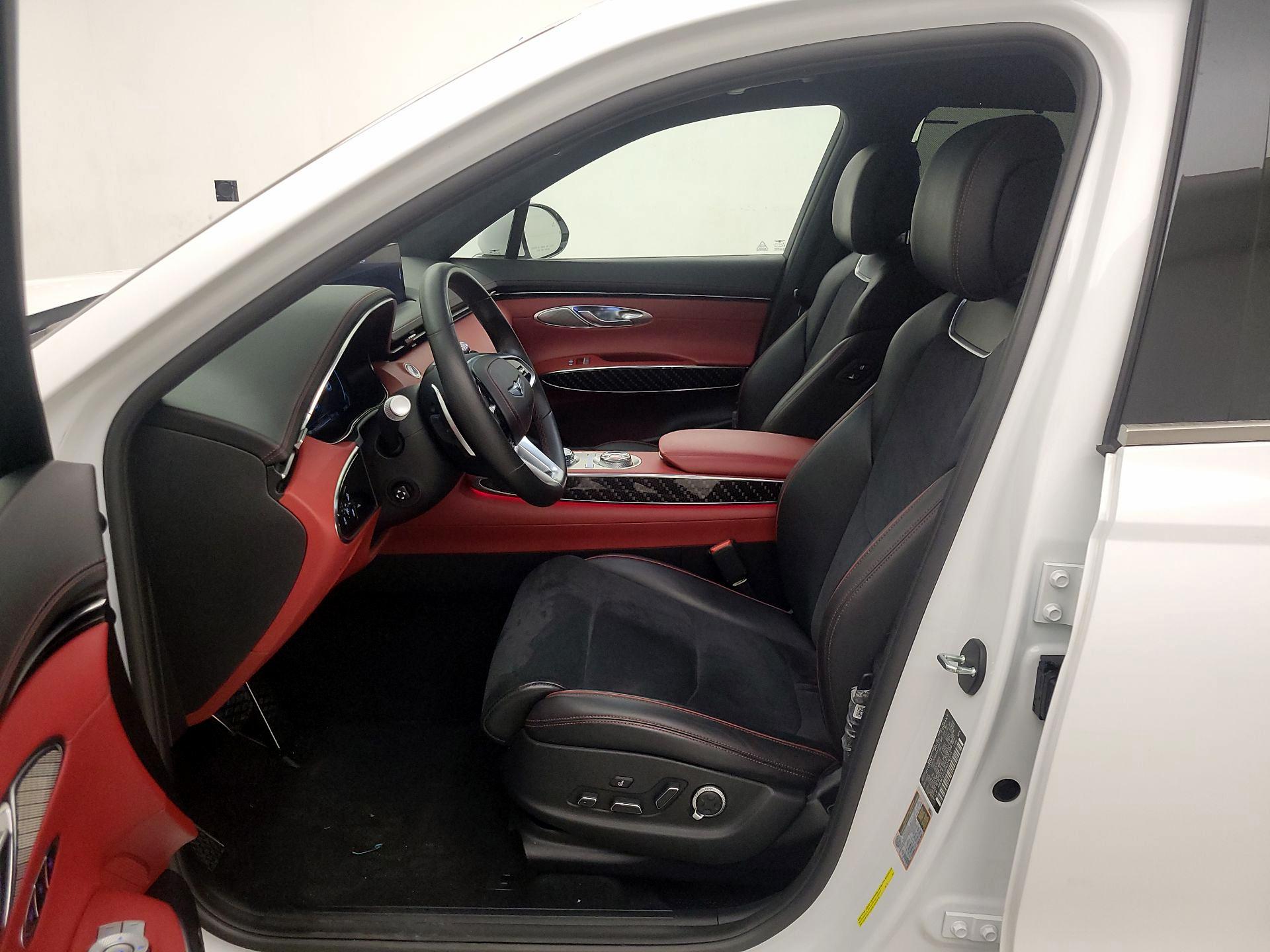 Thumbnail: 2022 Genesis GV70 - 11