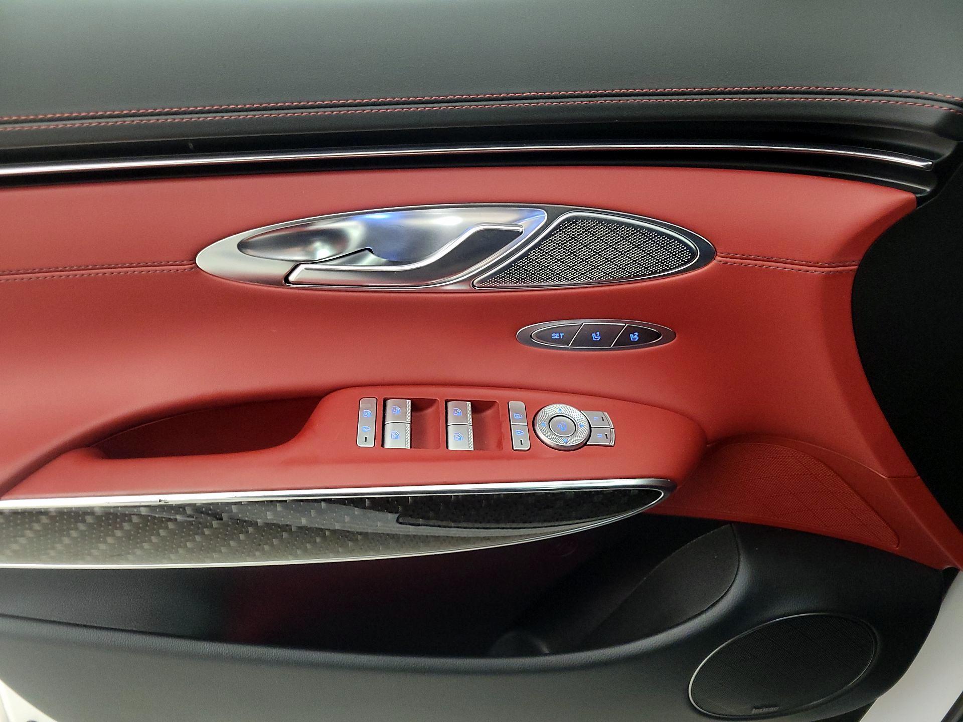 Thumbnail: 2022 Genesis GV70 - 12