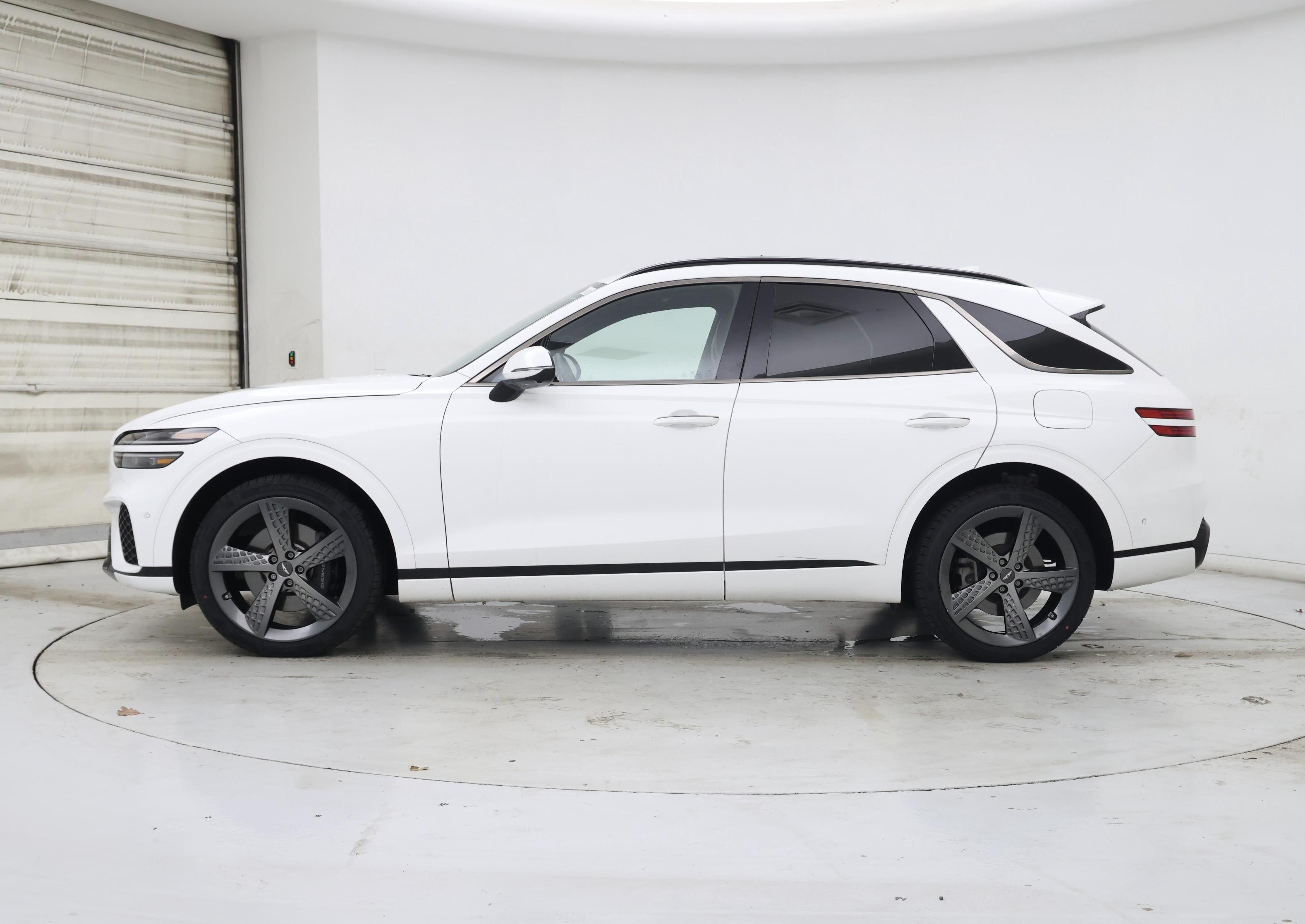 Thumbnail: 2022 Genesis GV70 - 3