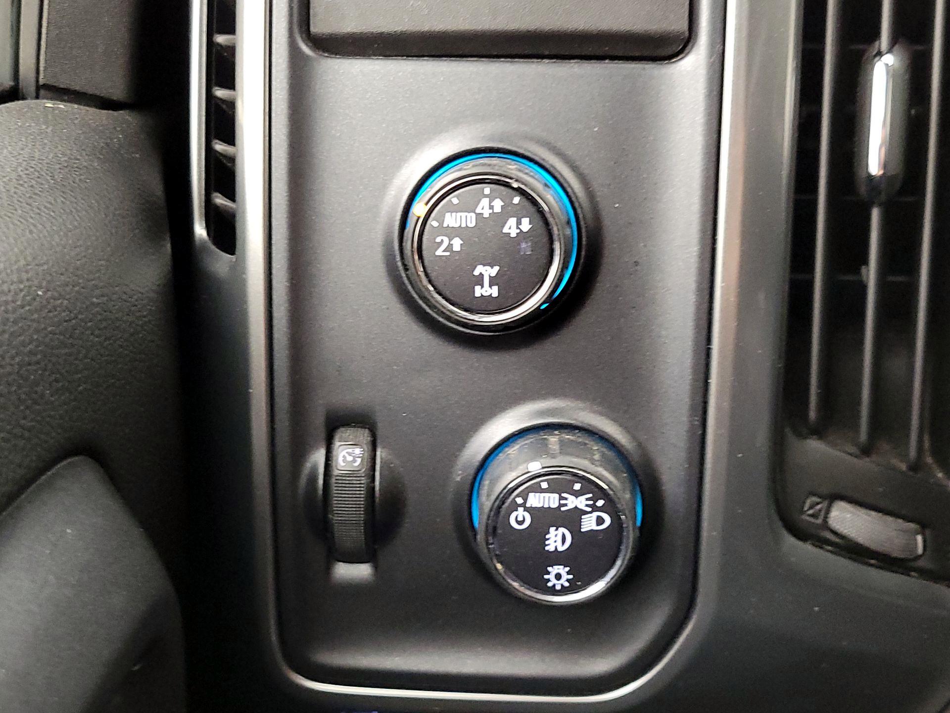 Thumbnail: 2016 Chevrolet Silverado 1500 - 13