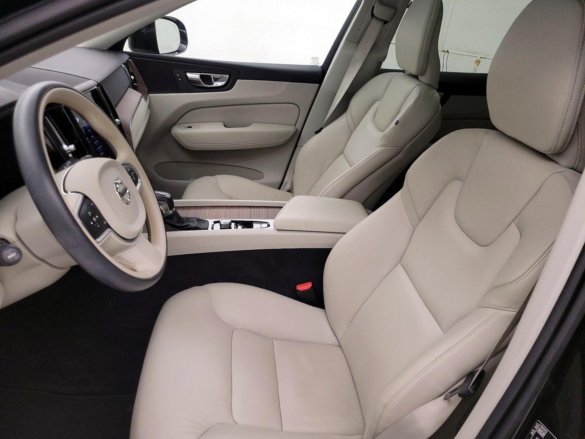 Thumbnail: 2021 Volvo XC60 - 11