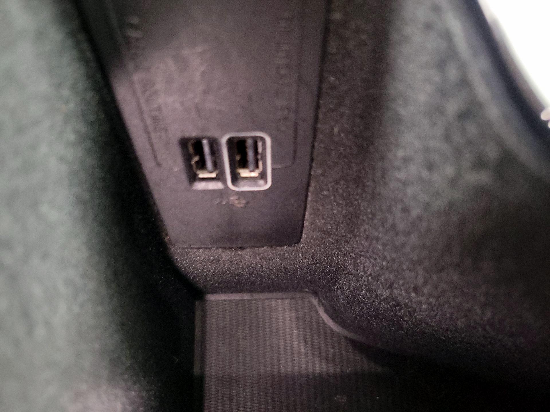 Thumbnail: 2021 Volvo XC60 - 18