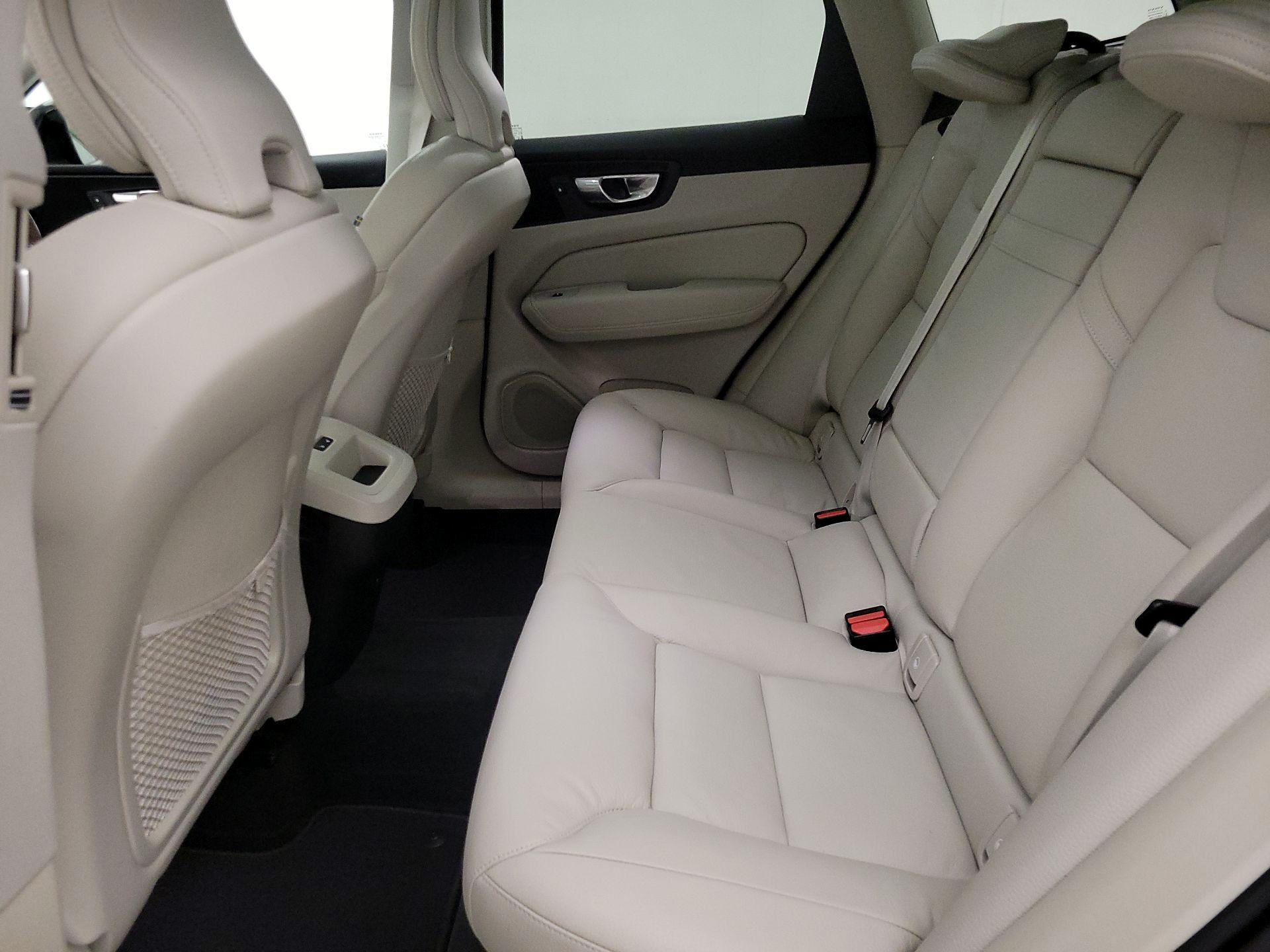 Thumbnail: 2021 Volvo XC60 - 20