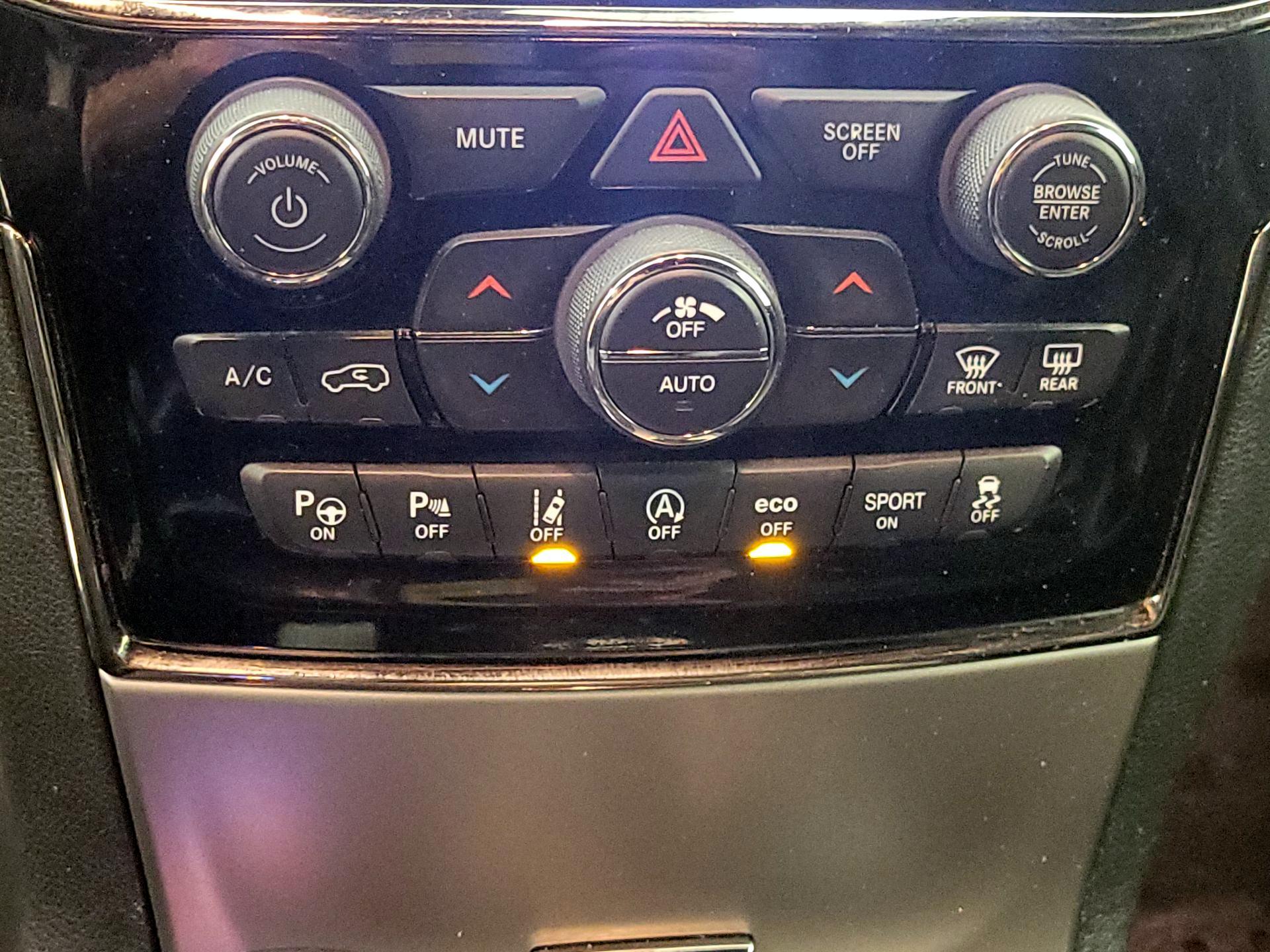 Thumbnail: 2020 Jeep Grand Cherokee - 16