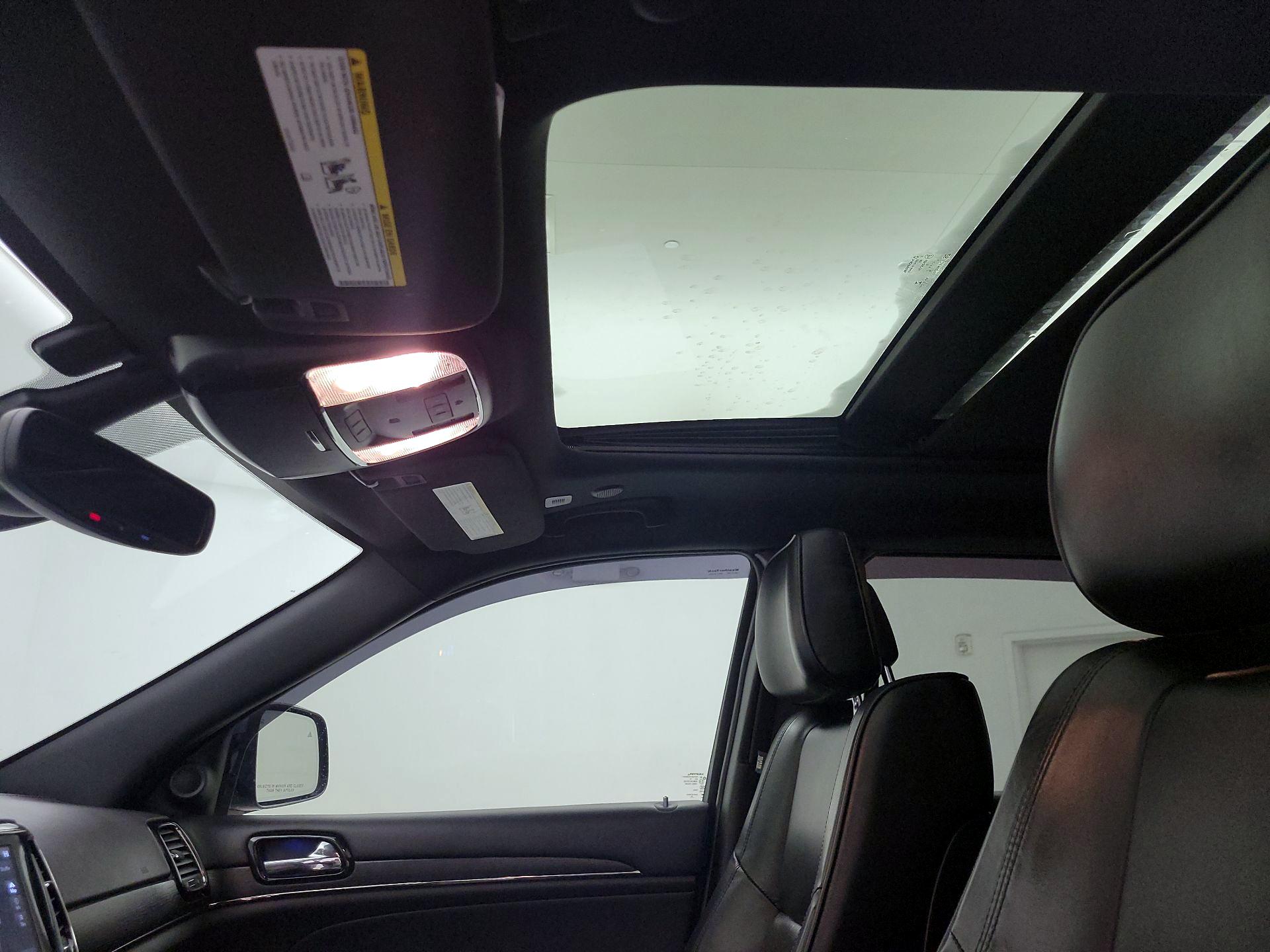 Thumbnail: 2020 Jeep Grand Cherokee - 19