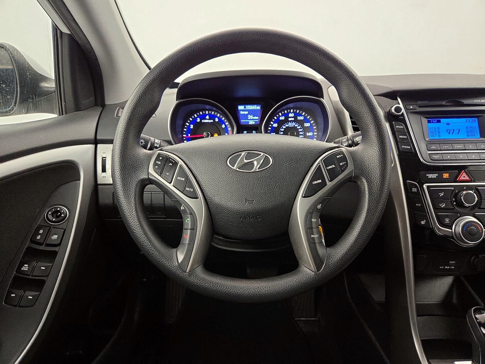 Thumbnail: 2016 Hyundai Elantra - 10