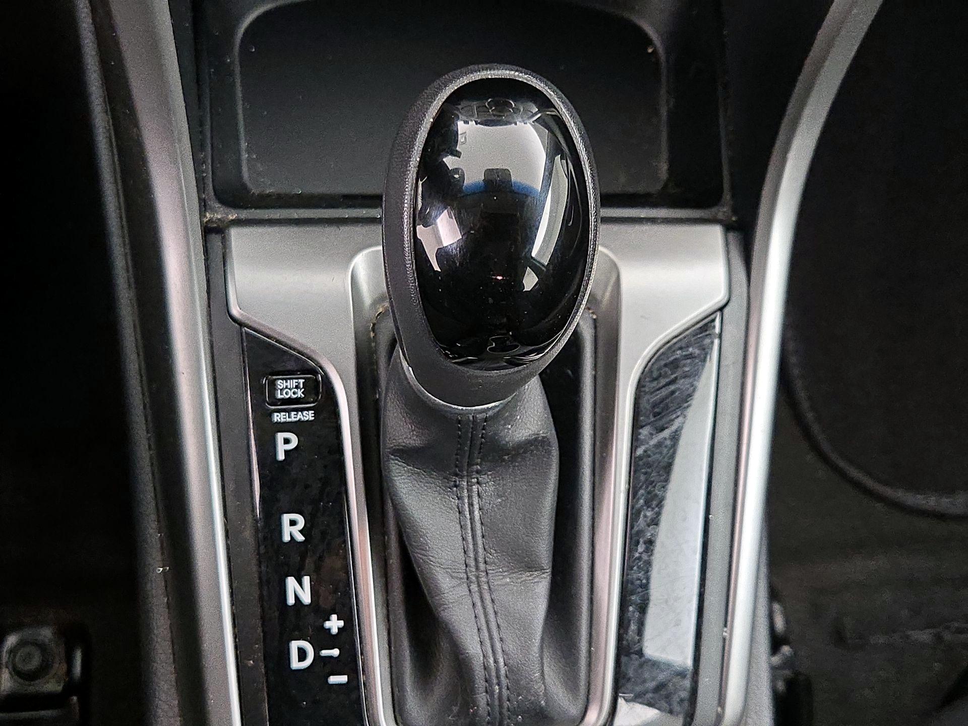 Thumbnail: 2016 Hyundai Elantra - 16