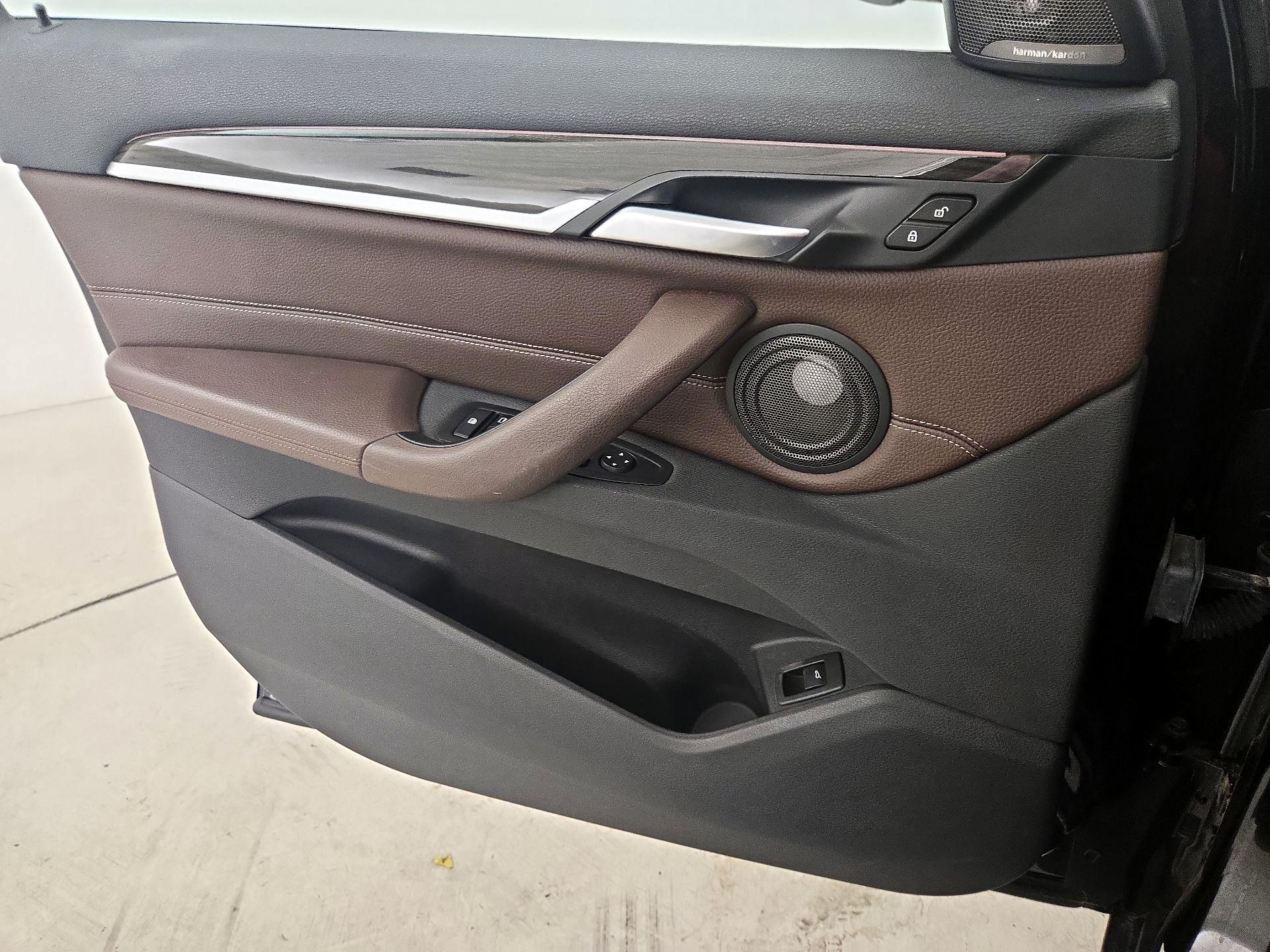 Thumbnail: 2016 BMW X1 - 12