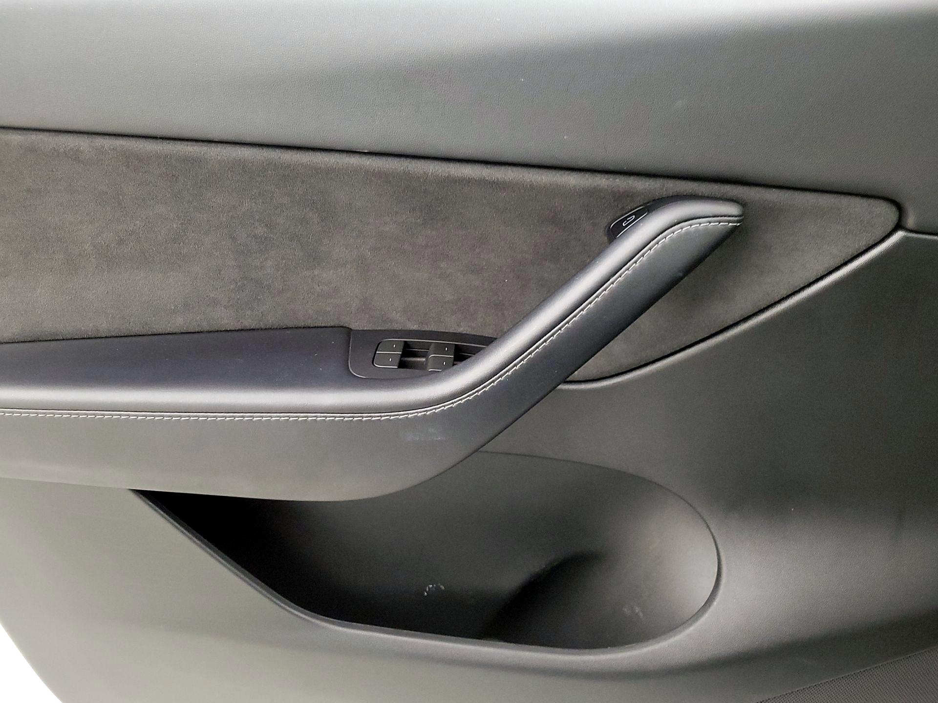 Thumbnail: 2022 Tesla Model Y - 12