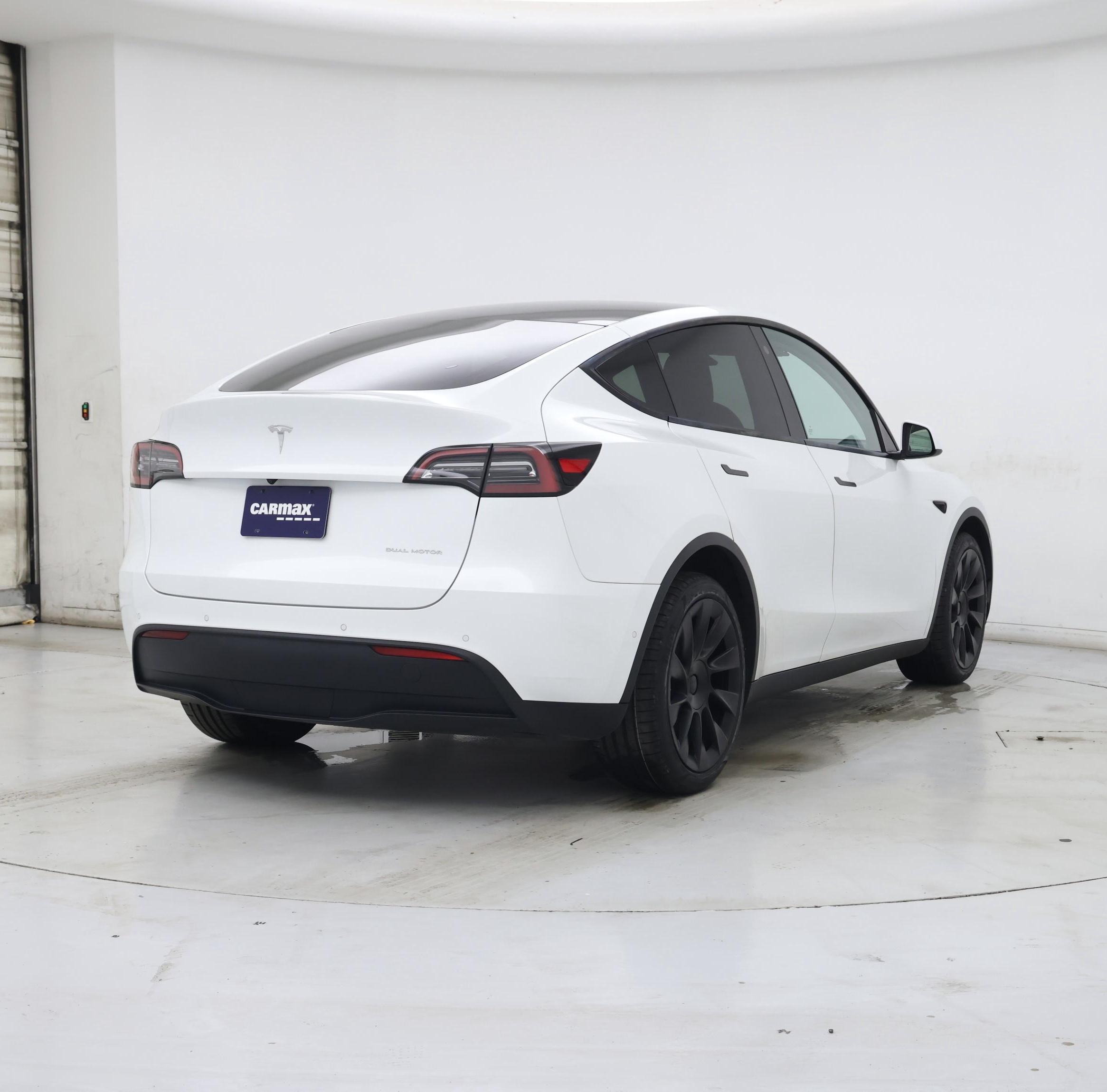 Thumbnail: 2022 Tesla Model Y - 8