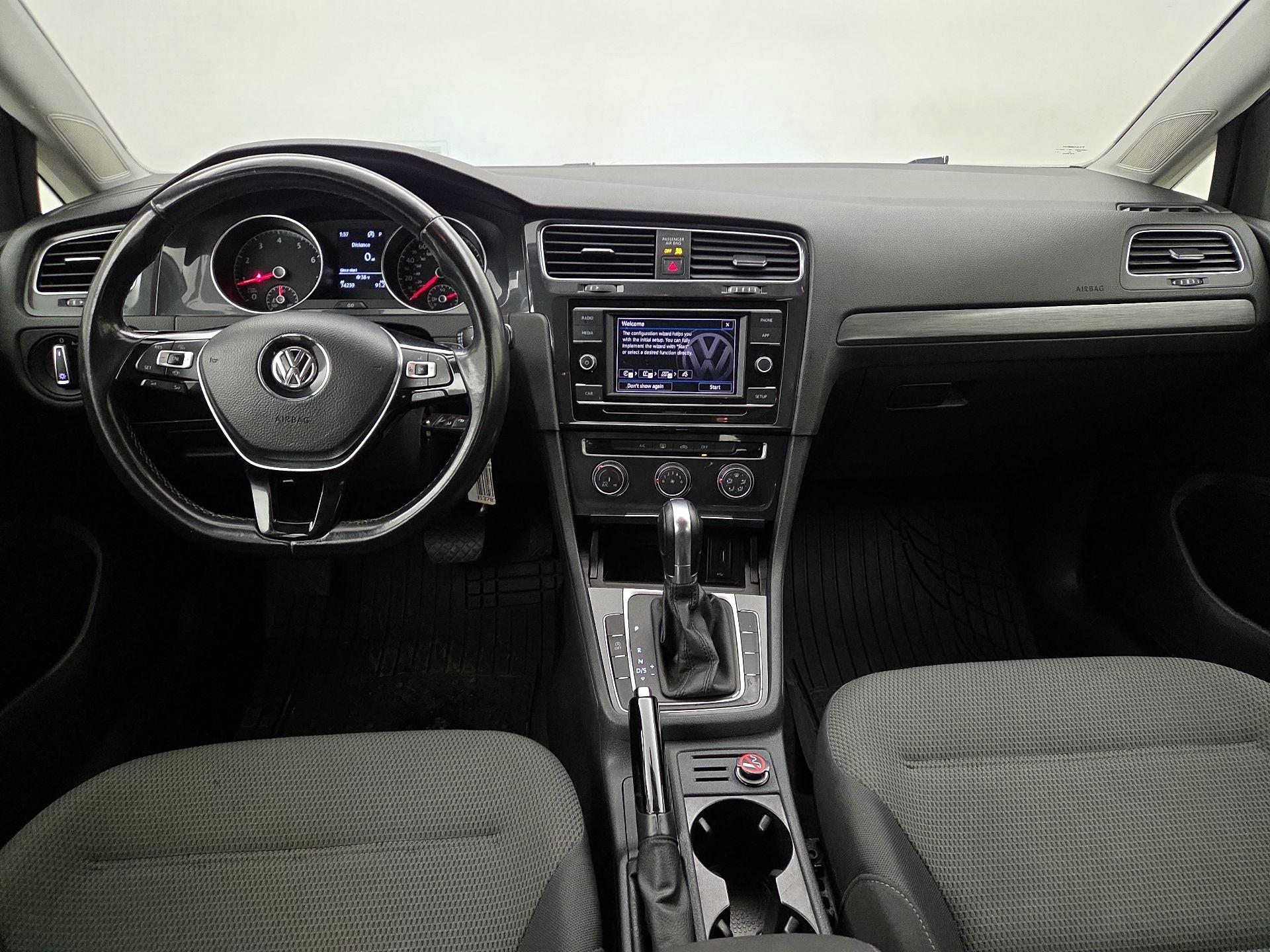 Thumbnail: 2019 Volkswagen Golf - 9