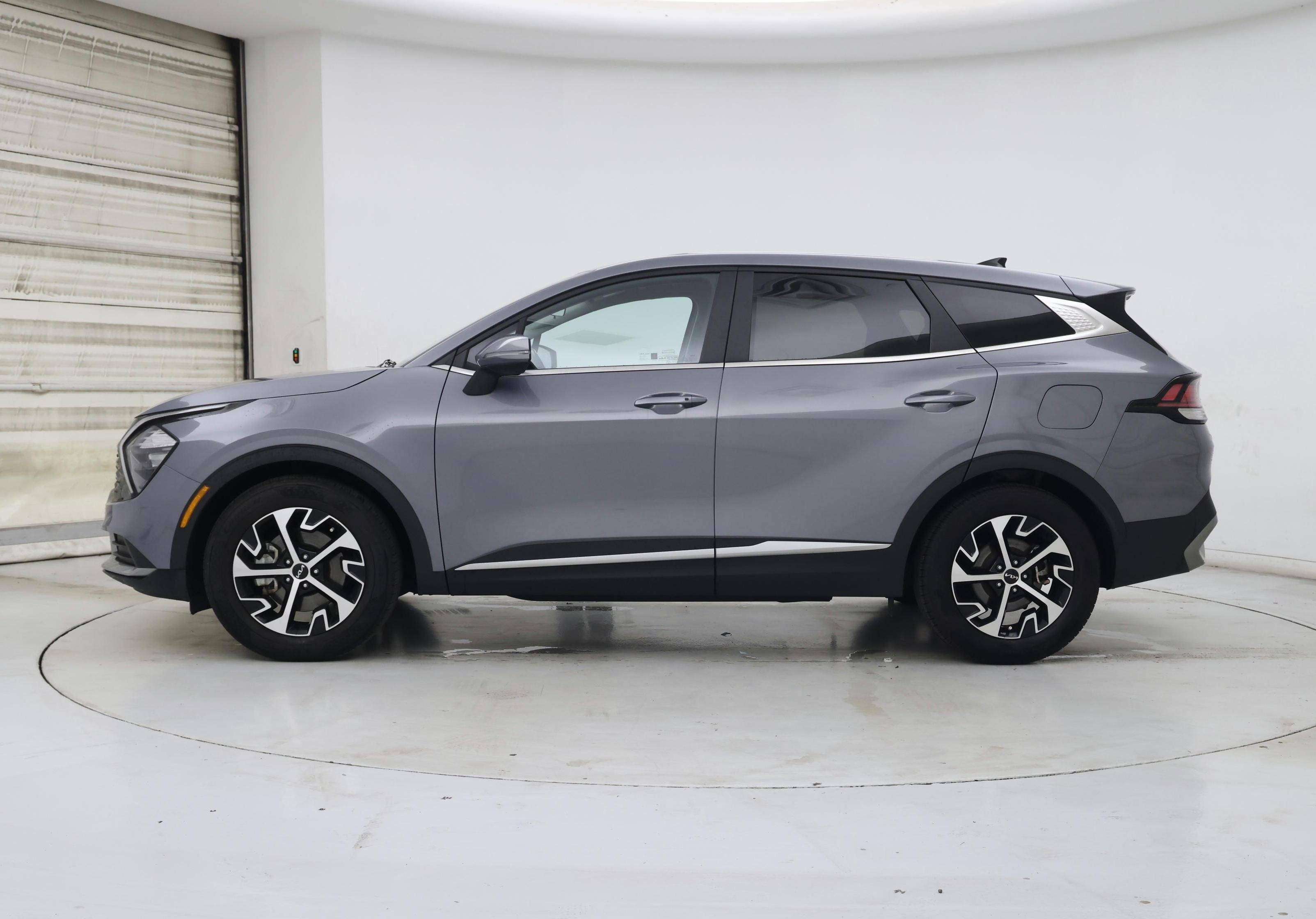 Thumbnail: 2023 Kia Sportage - 3