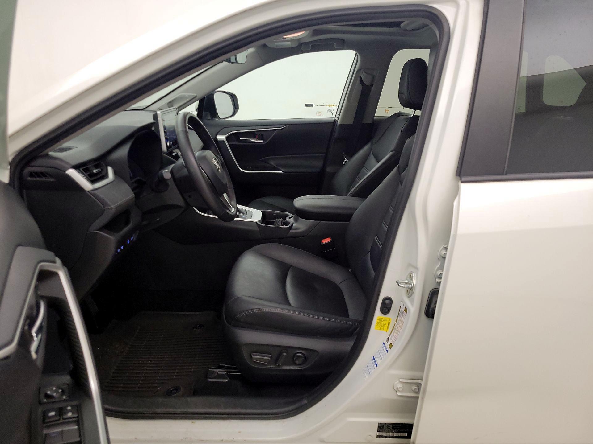 Thumbnail: 2021 Toyota RAV4 - 11